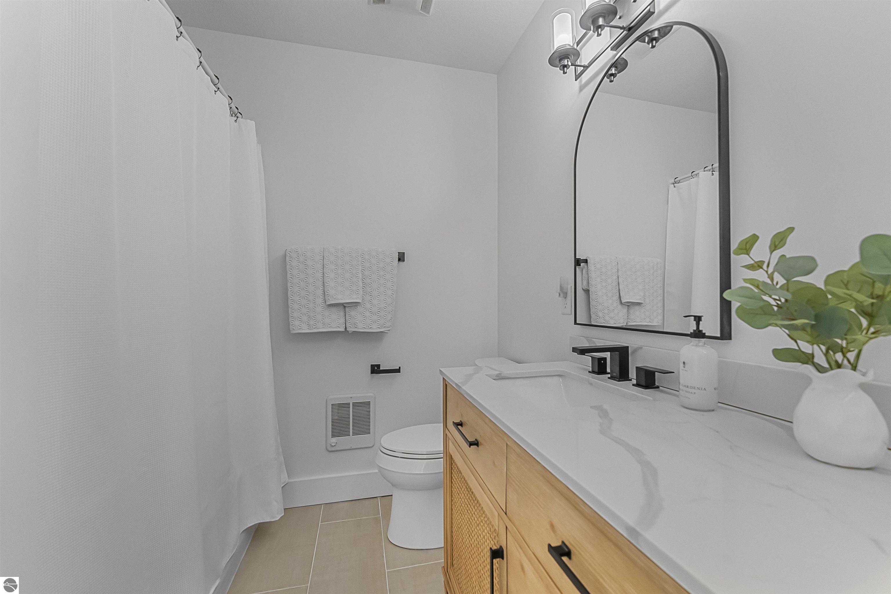 898 N Bay Cliff Drive # 25, Suttons Bay Unit: 25