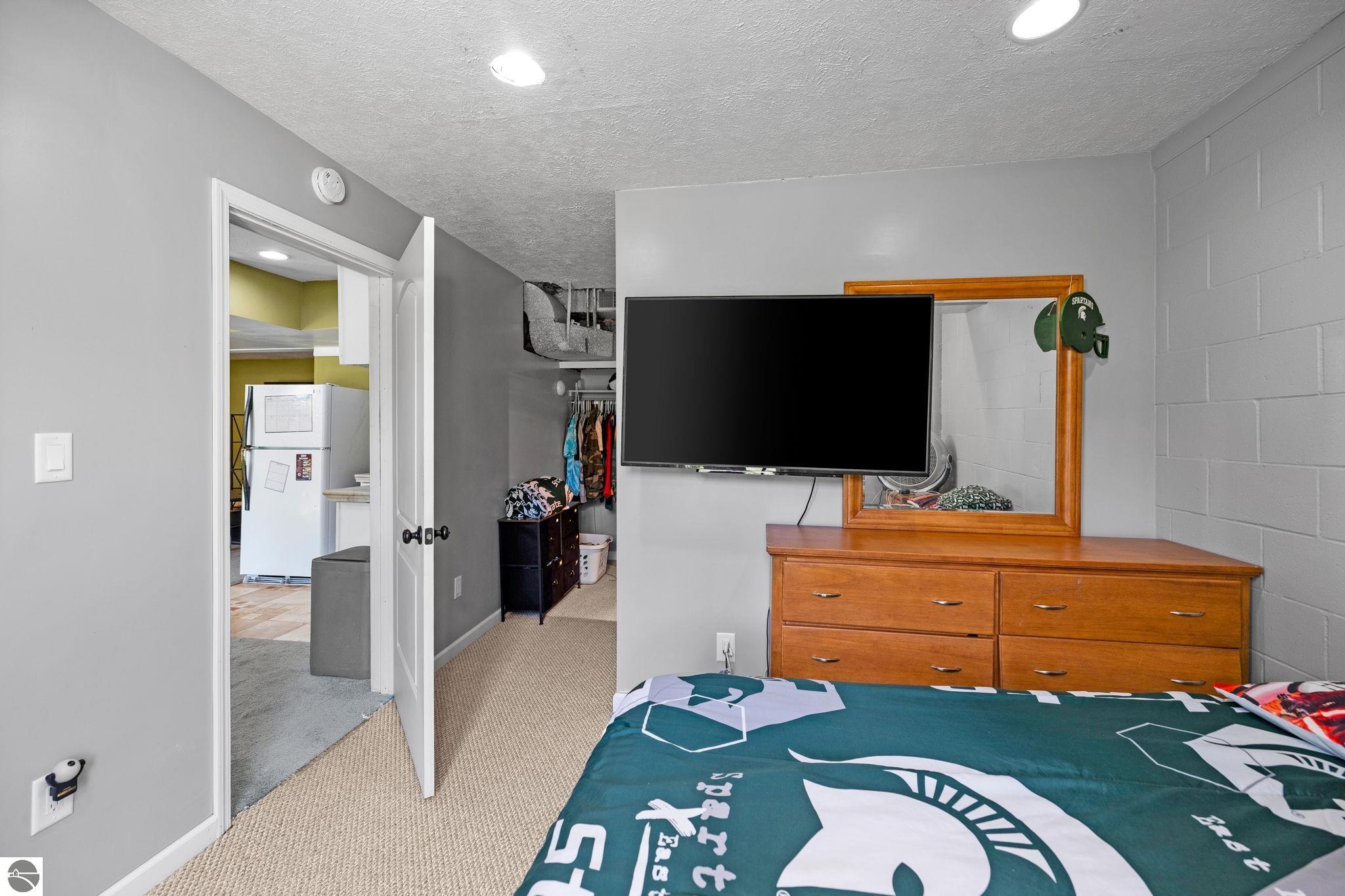 8433 Dell Road