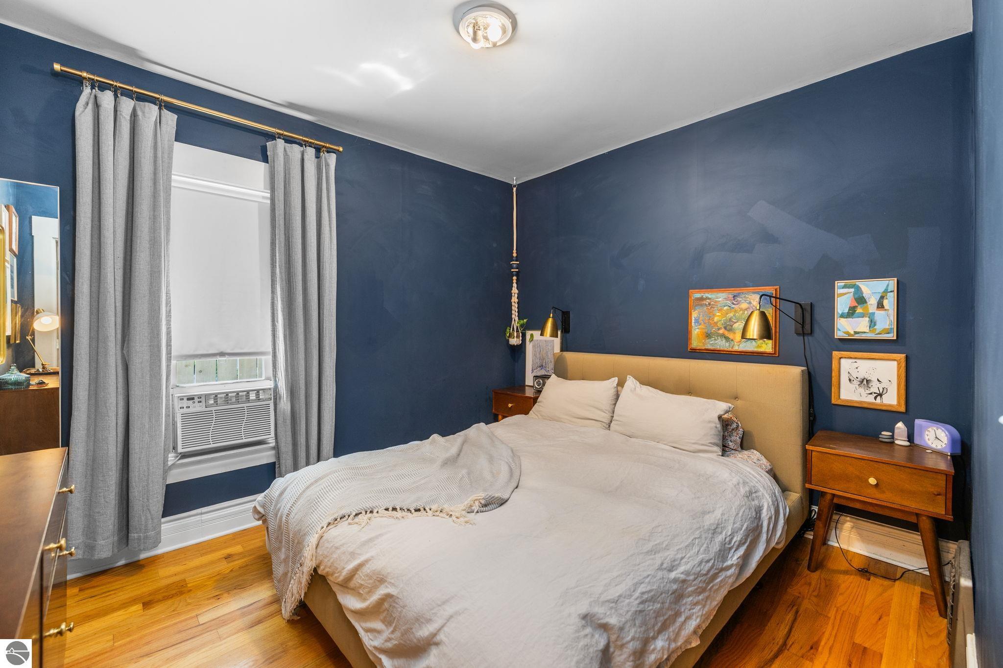 529 W Tenth Street