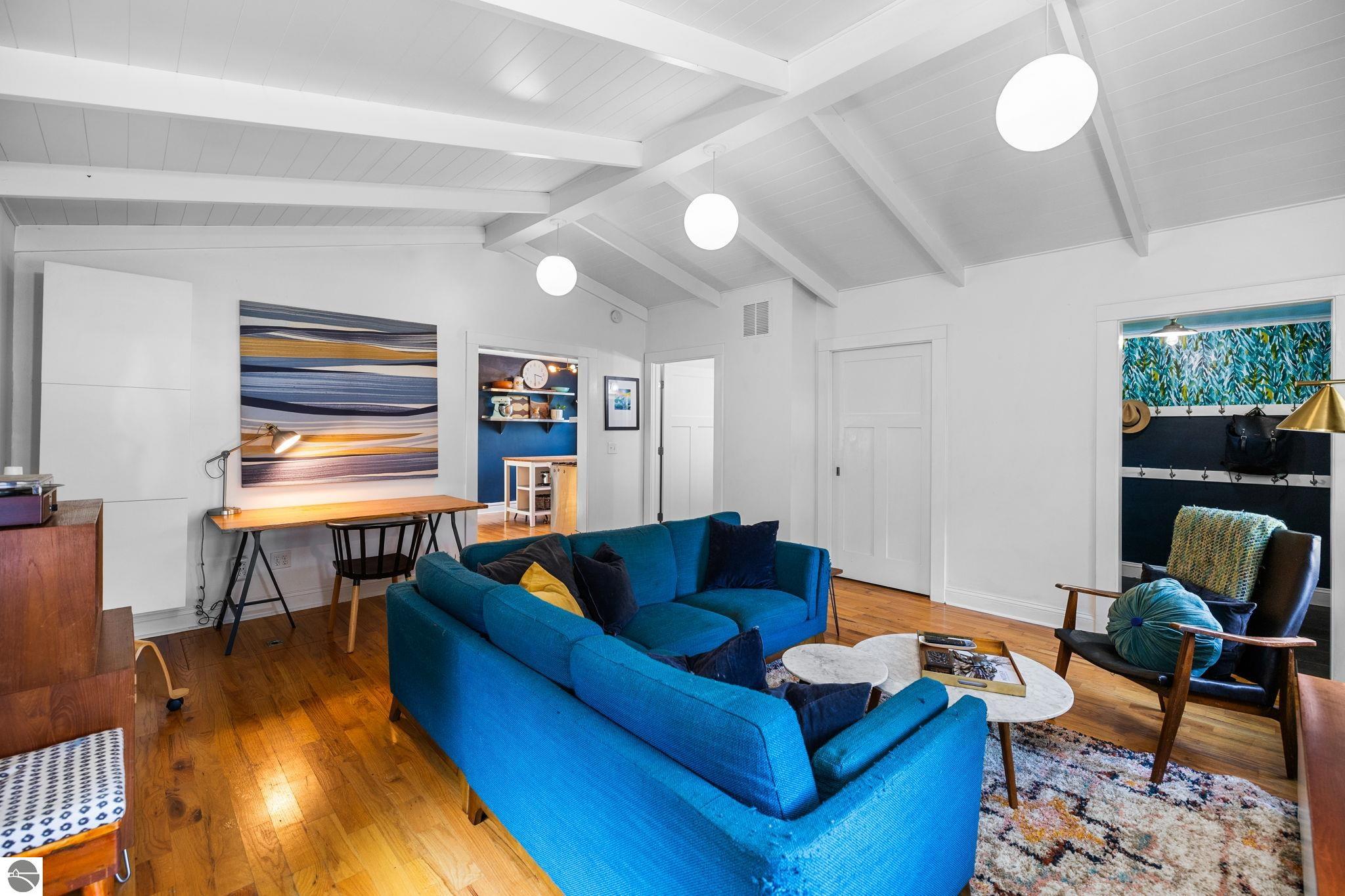 529 W Tenth Street