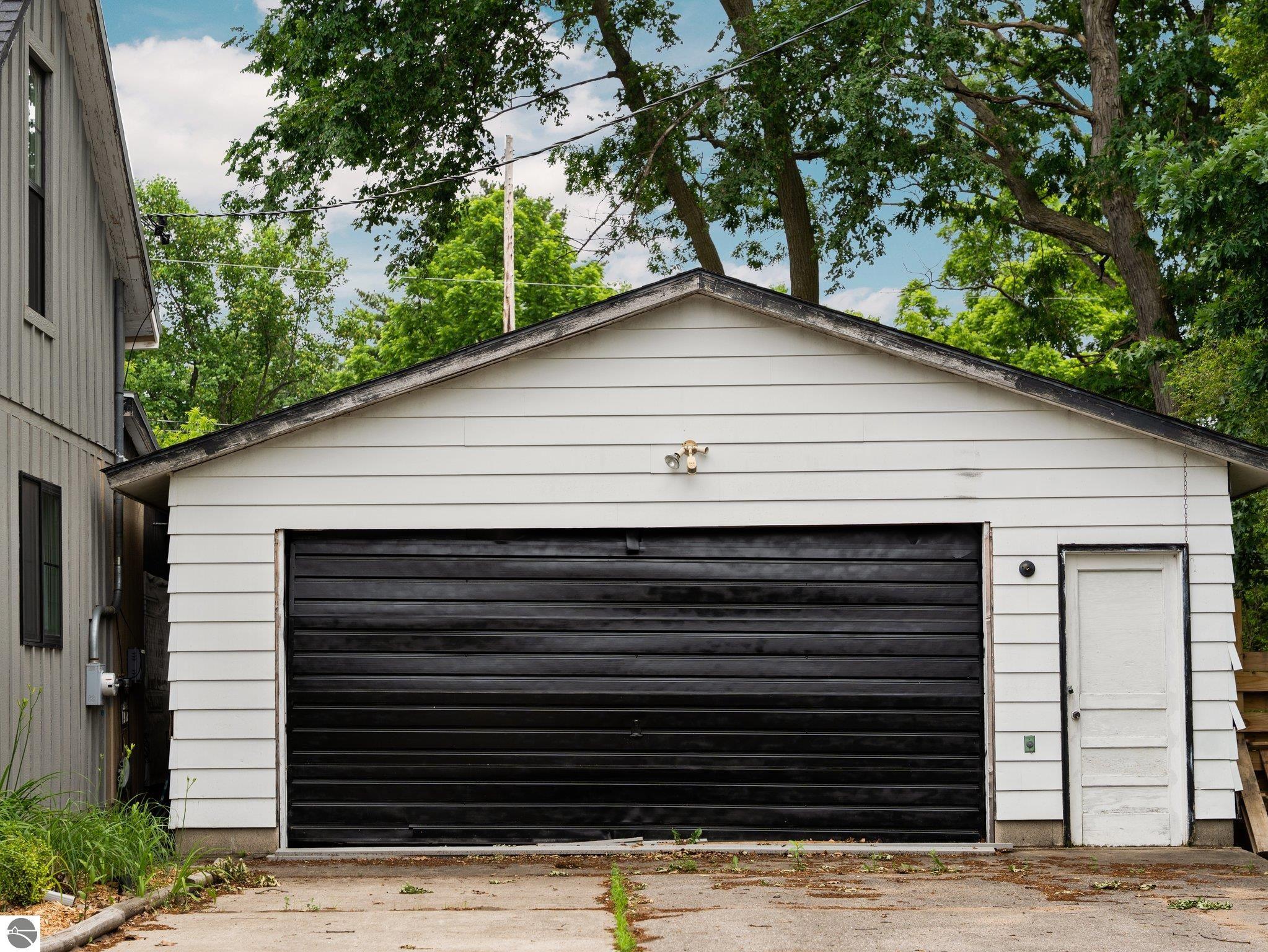 210 E Fourteenth Street