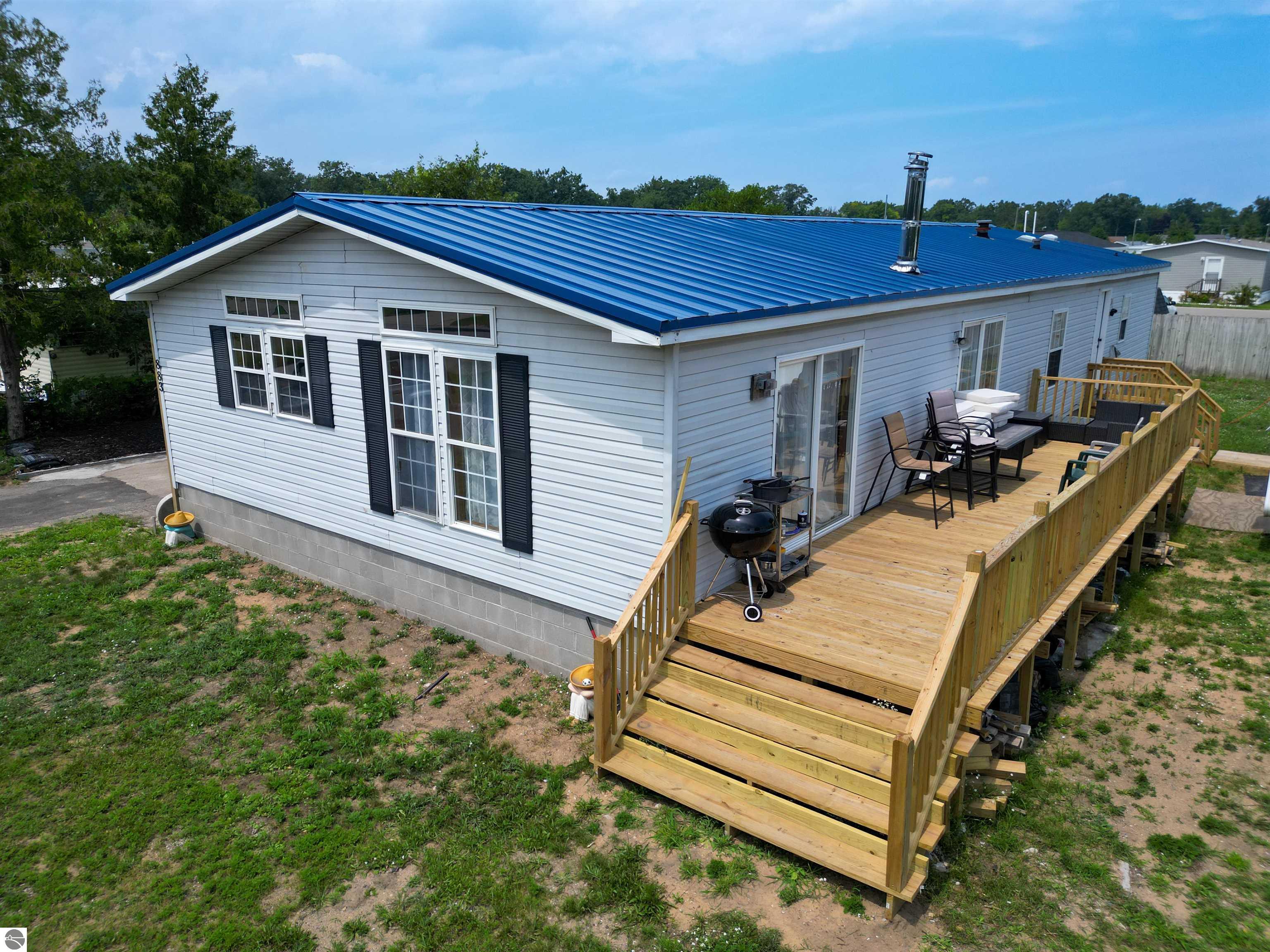 883 Crestwood