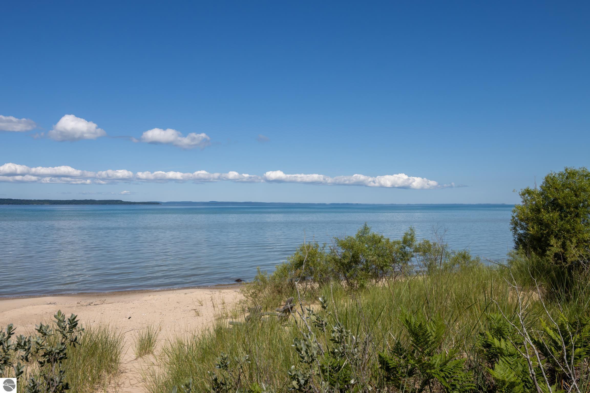 5196 MacKenzie Drive