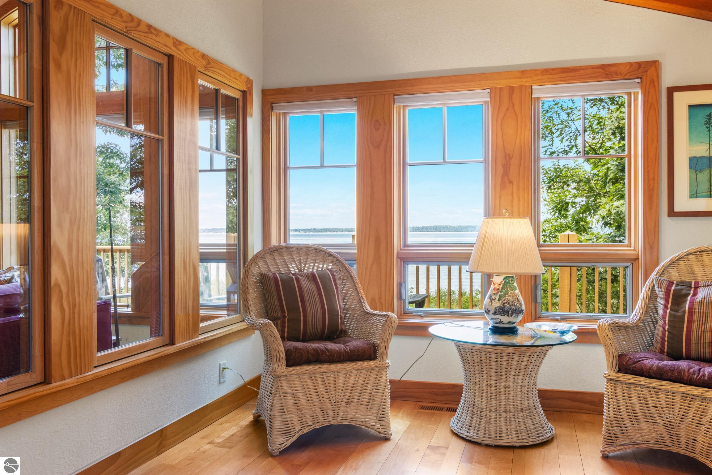 5196 MacKenzie Drive