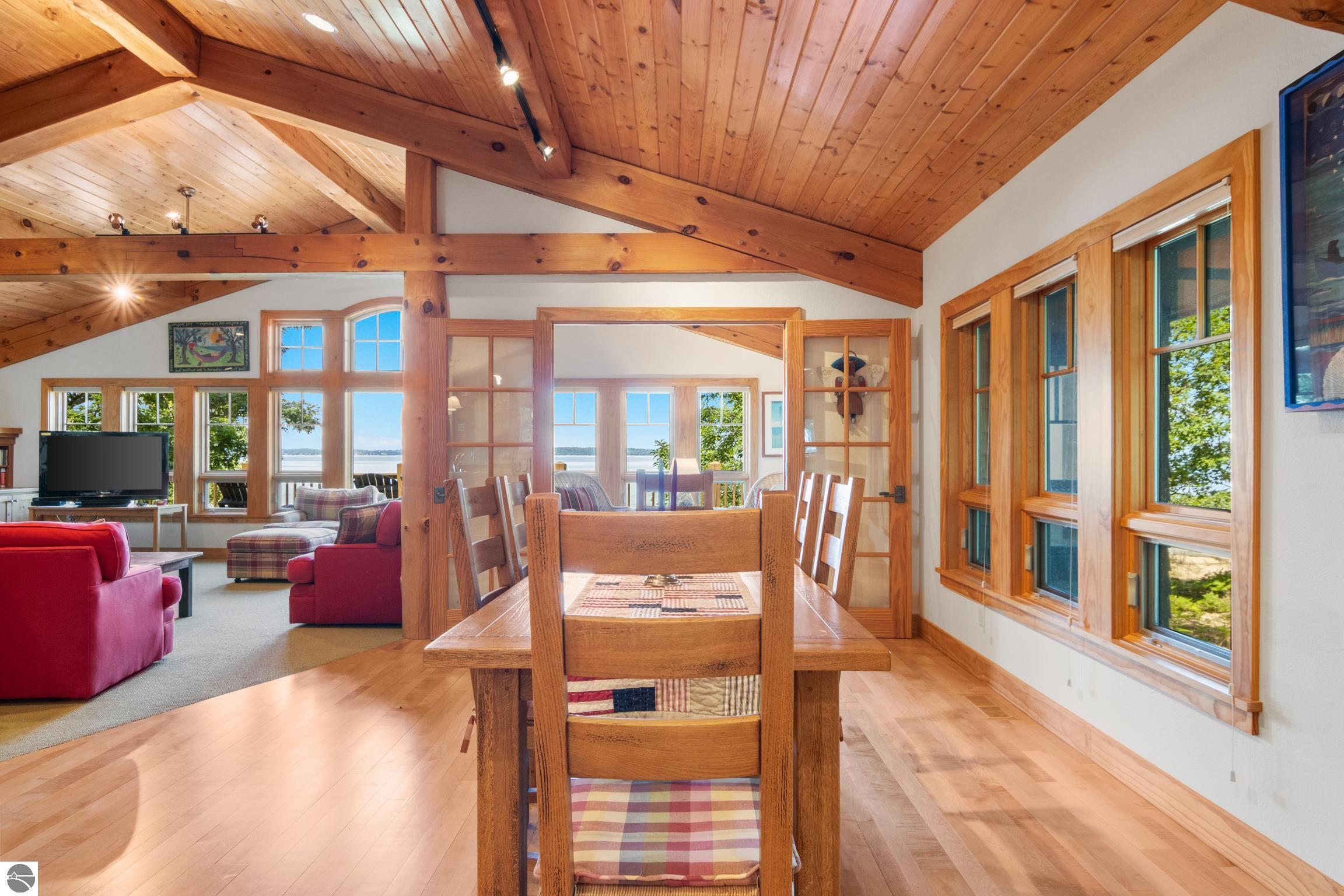 5196 MacKenzie Drive