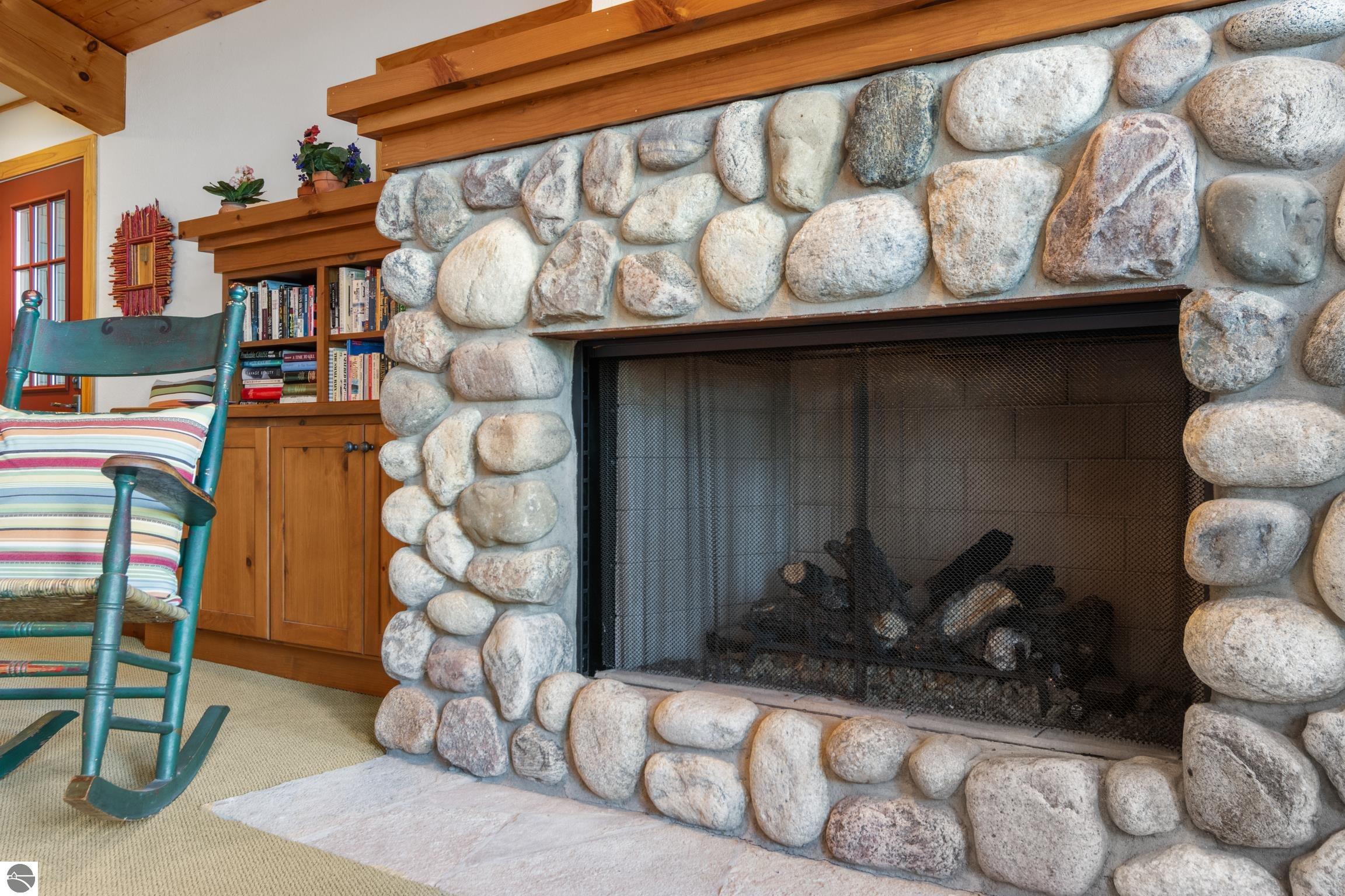 5196 MacKenzie Drive