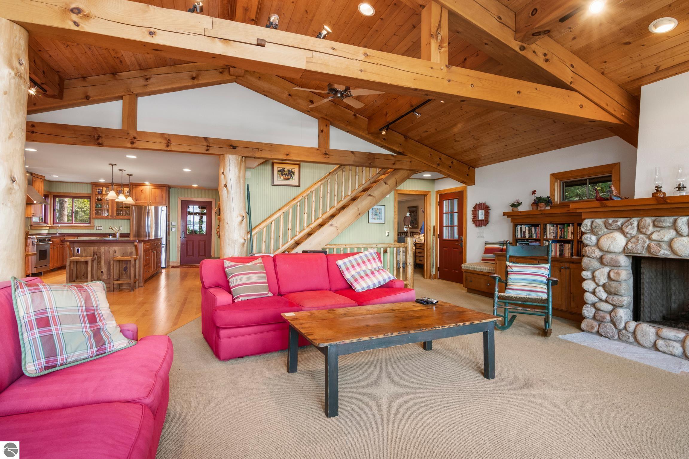 5196 MacKenzie Drive