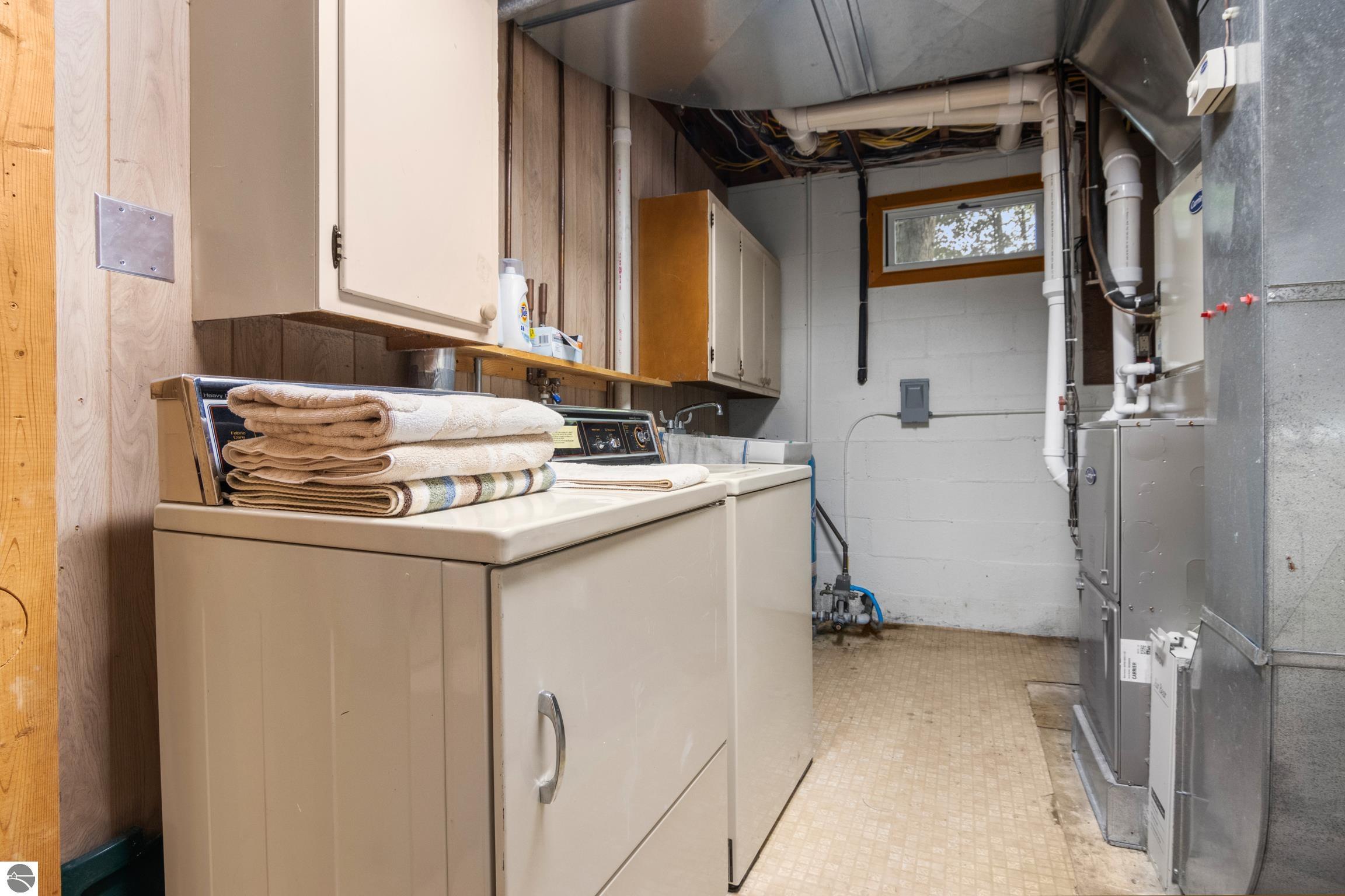 5196 MacKenzie Drive