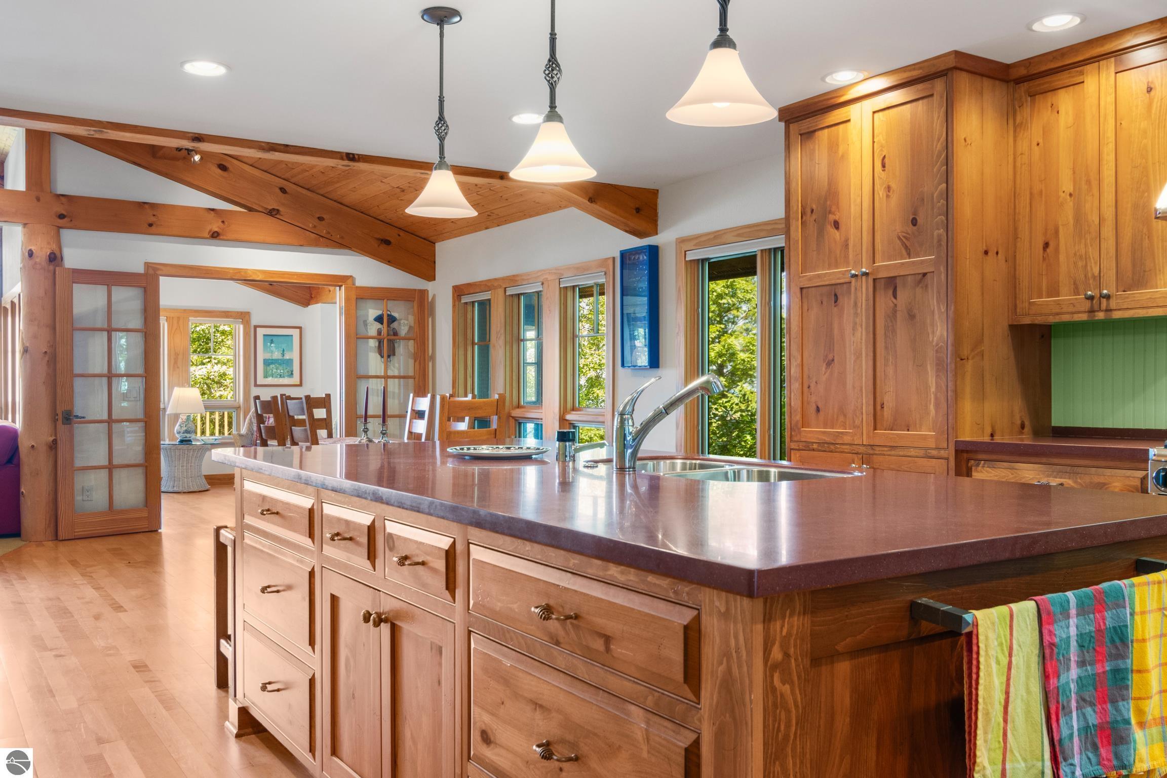 5196 MacKenzie Drive