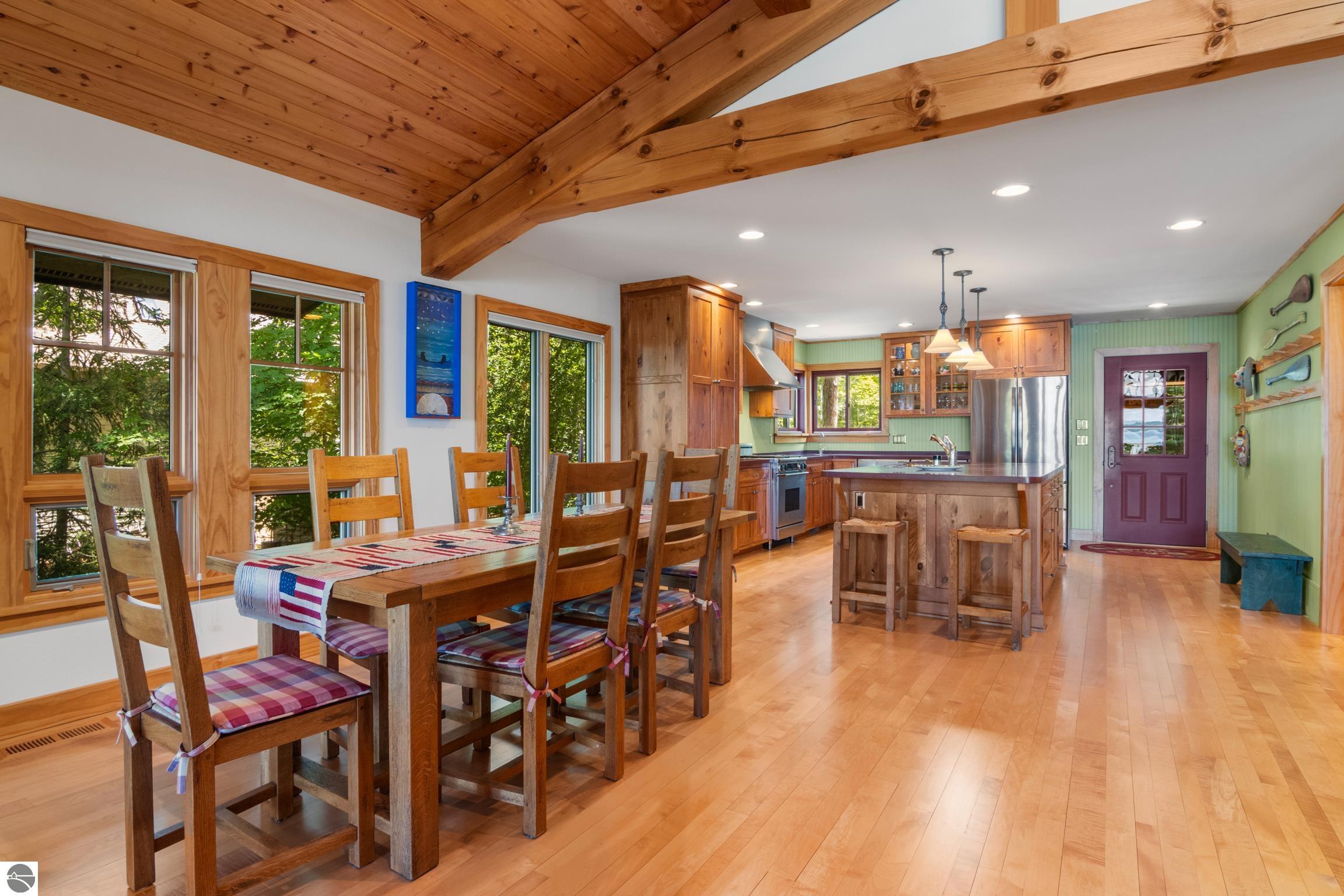 5196 MacKenzie Drive