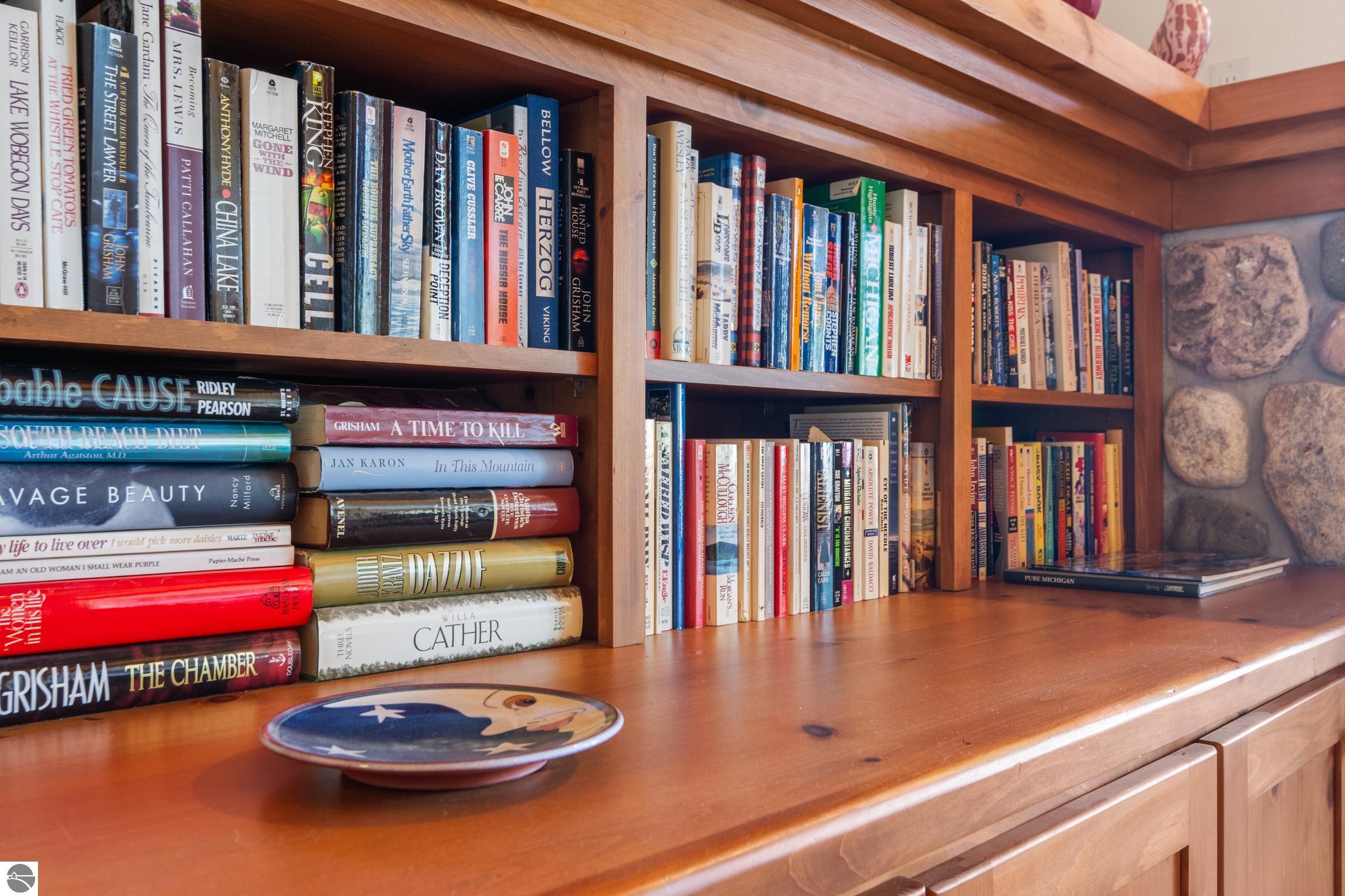 5196 MacKenzie Drive