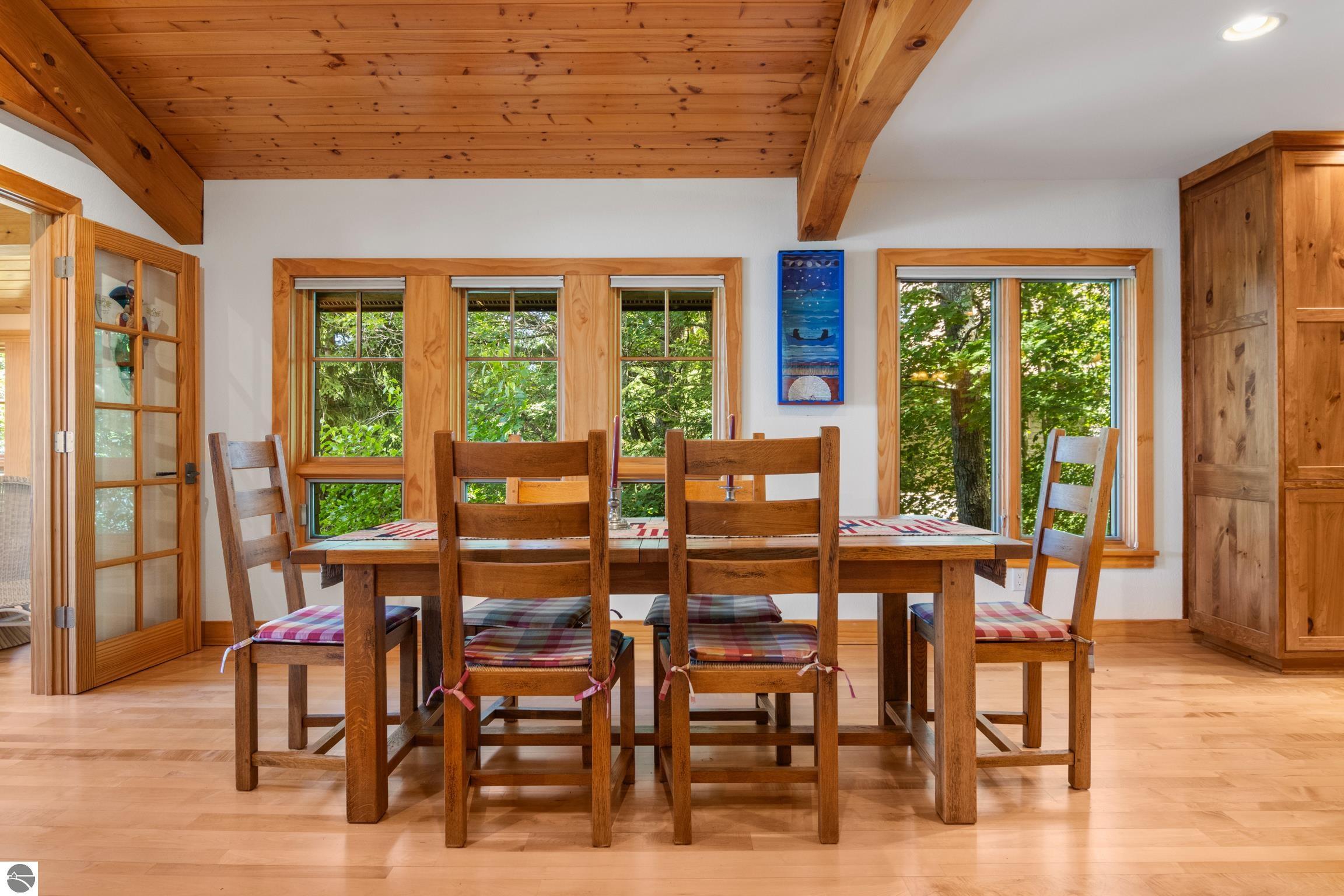 5196 MacKenzie Drive