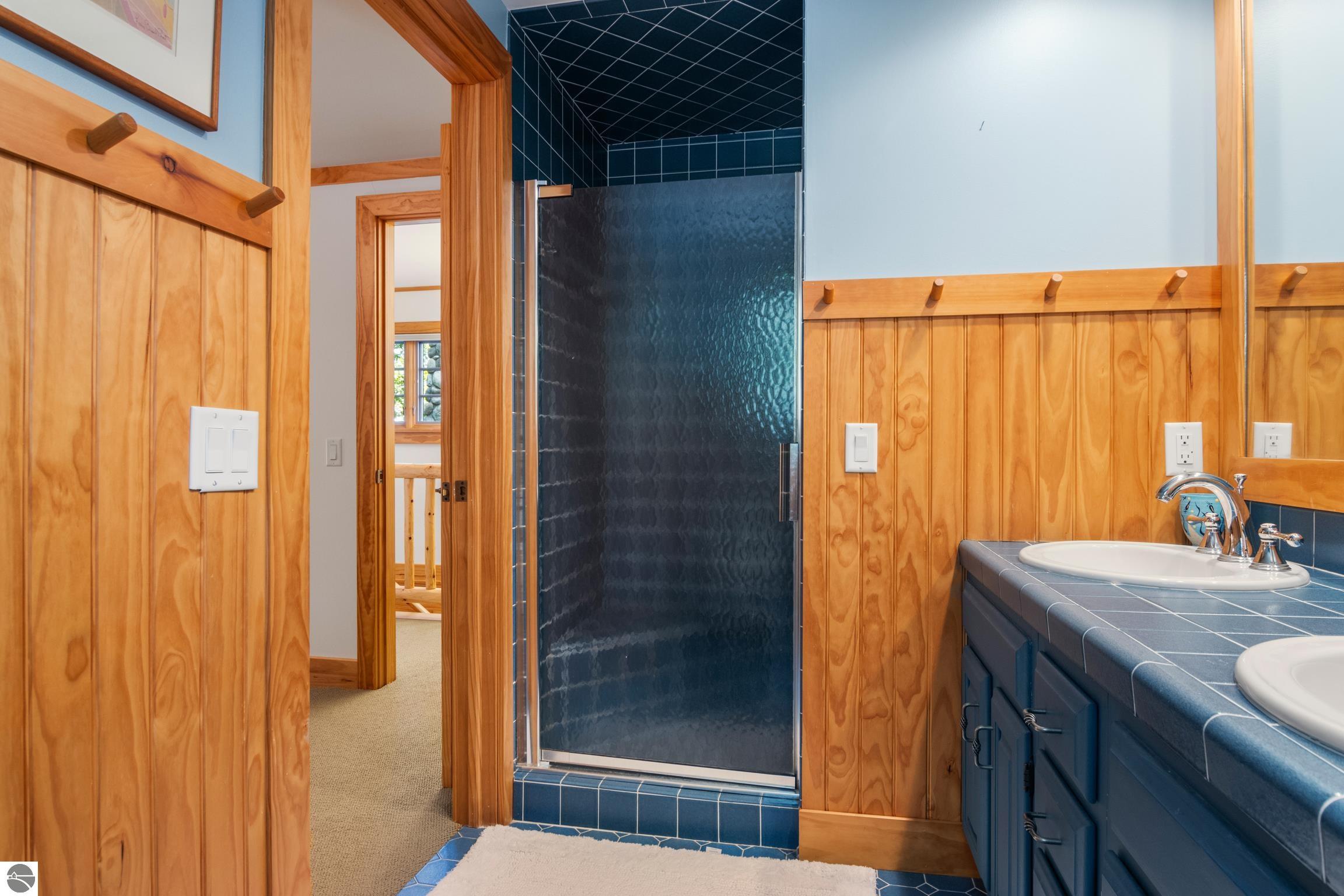 5196 MacKenzie Drive