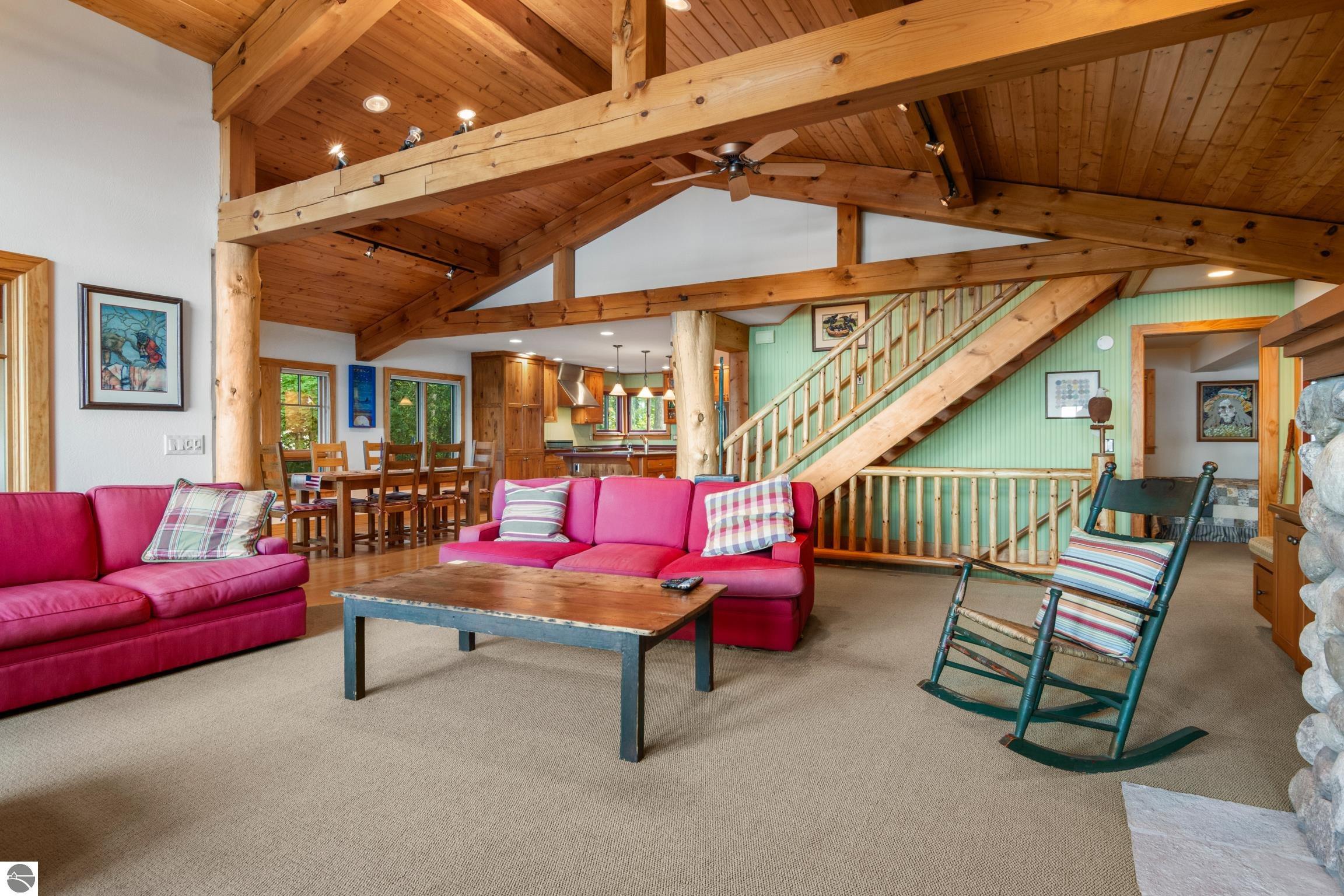 5196 MacKenzie Drive