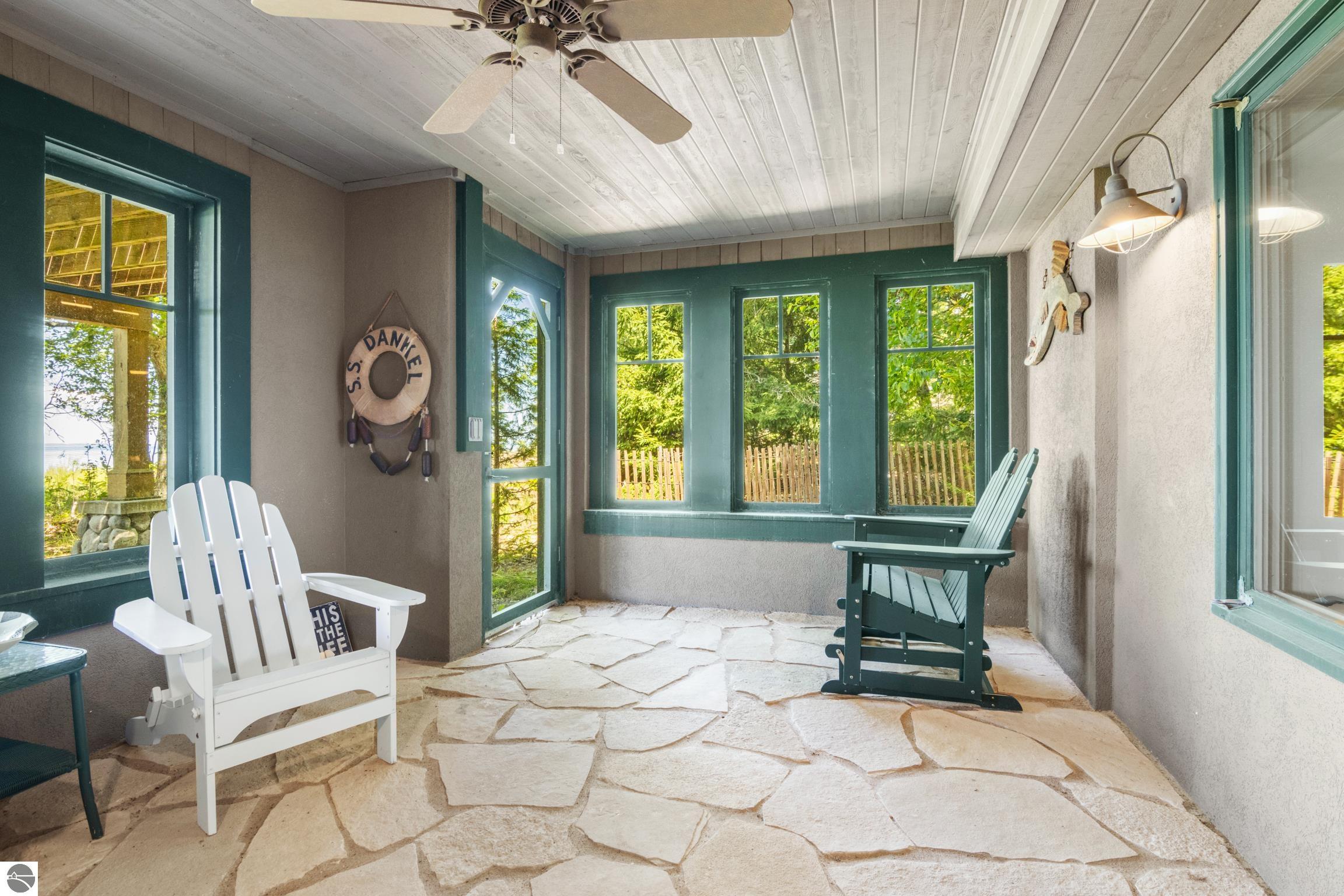 5196 MacKenzie Drive