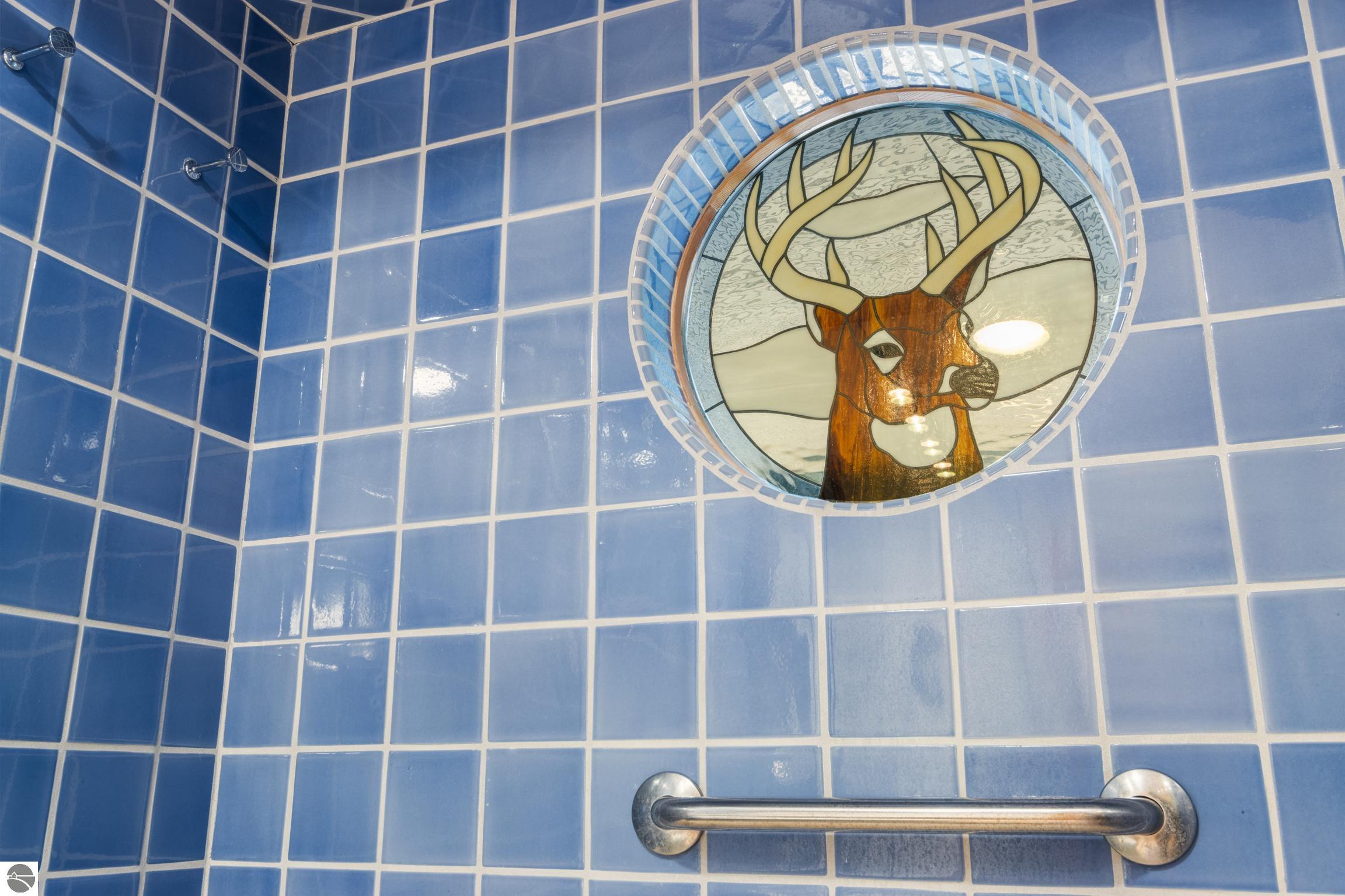 5196 MacKenzie Drive