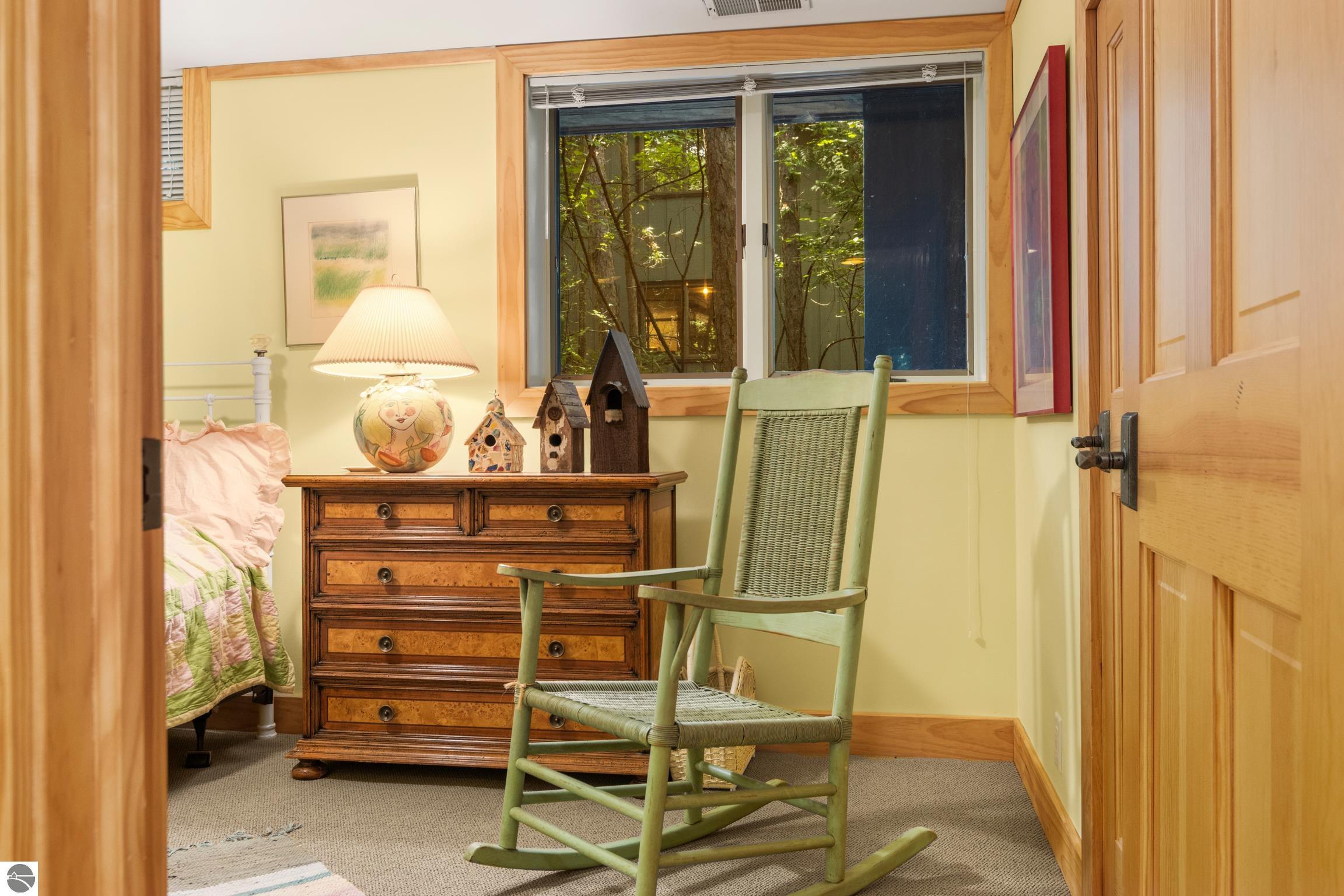 5196 MacKenzie Drive