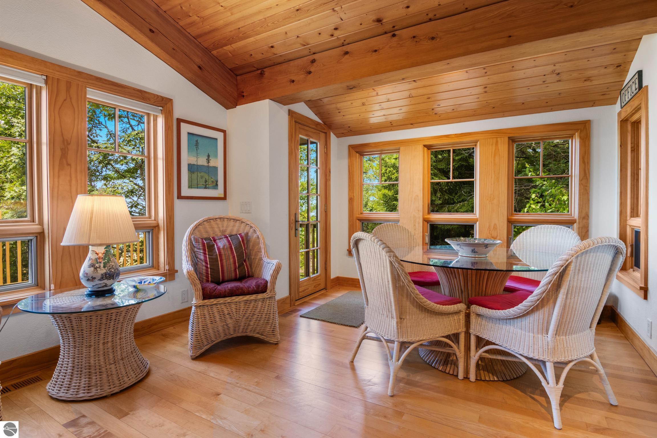 5196 MacKenzie Drive