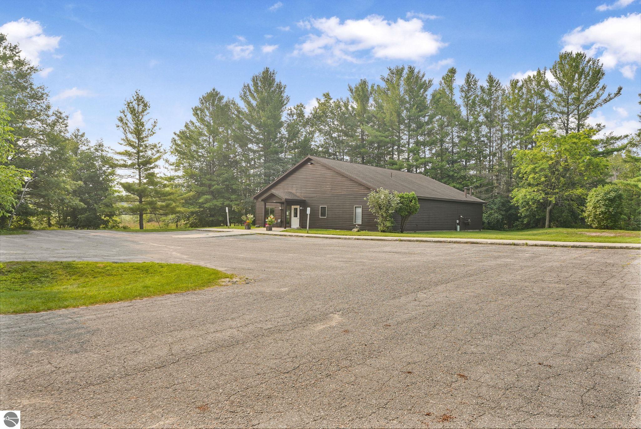 2122 Hammond Place E