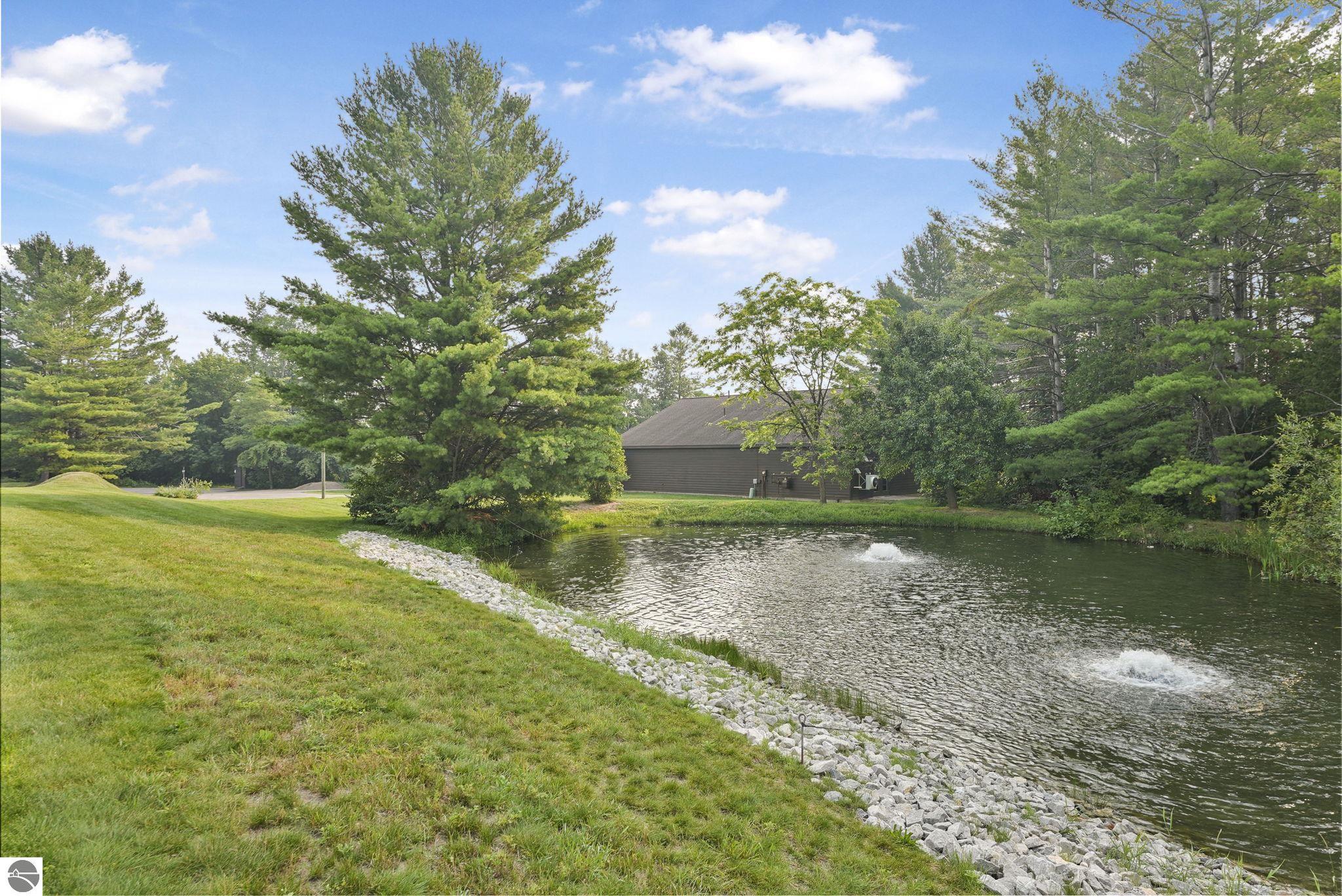 2122 Hammond Place E