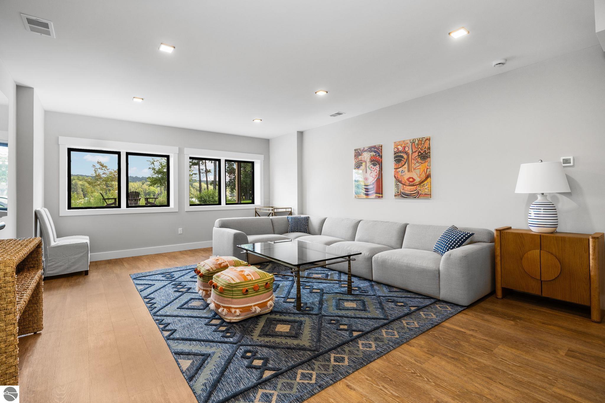 521 S Lake Shore Drive