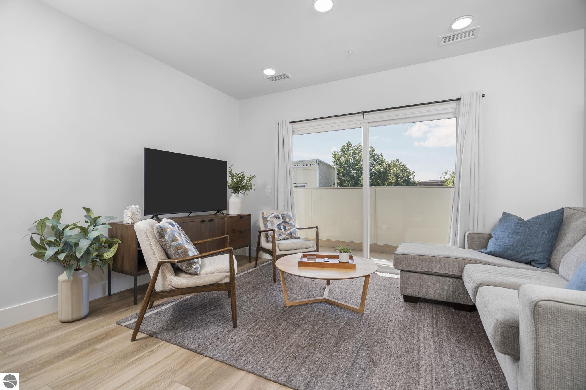 714 #206 Randolph Street # 206