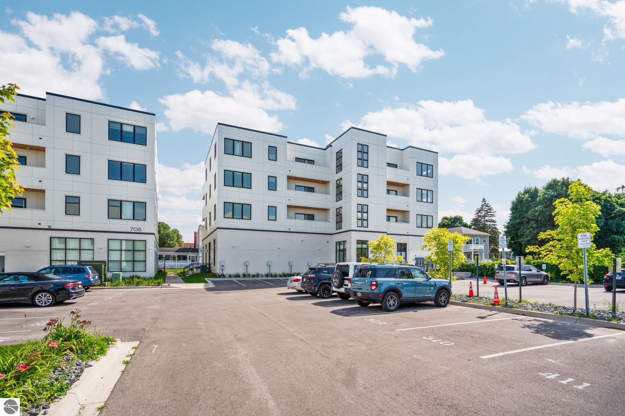 714 #206 Randolph Street # 206