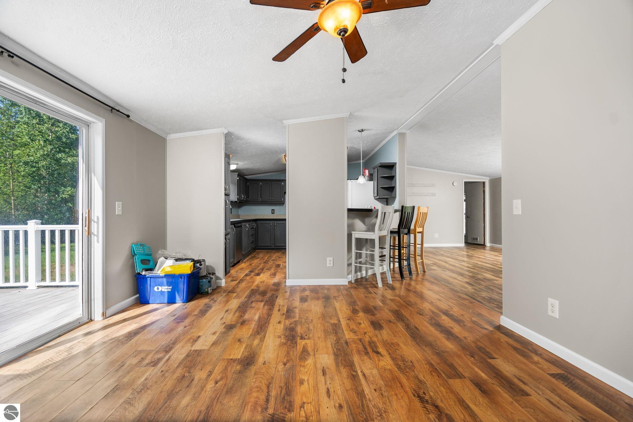 2737 S Pine Aire
