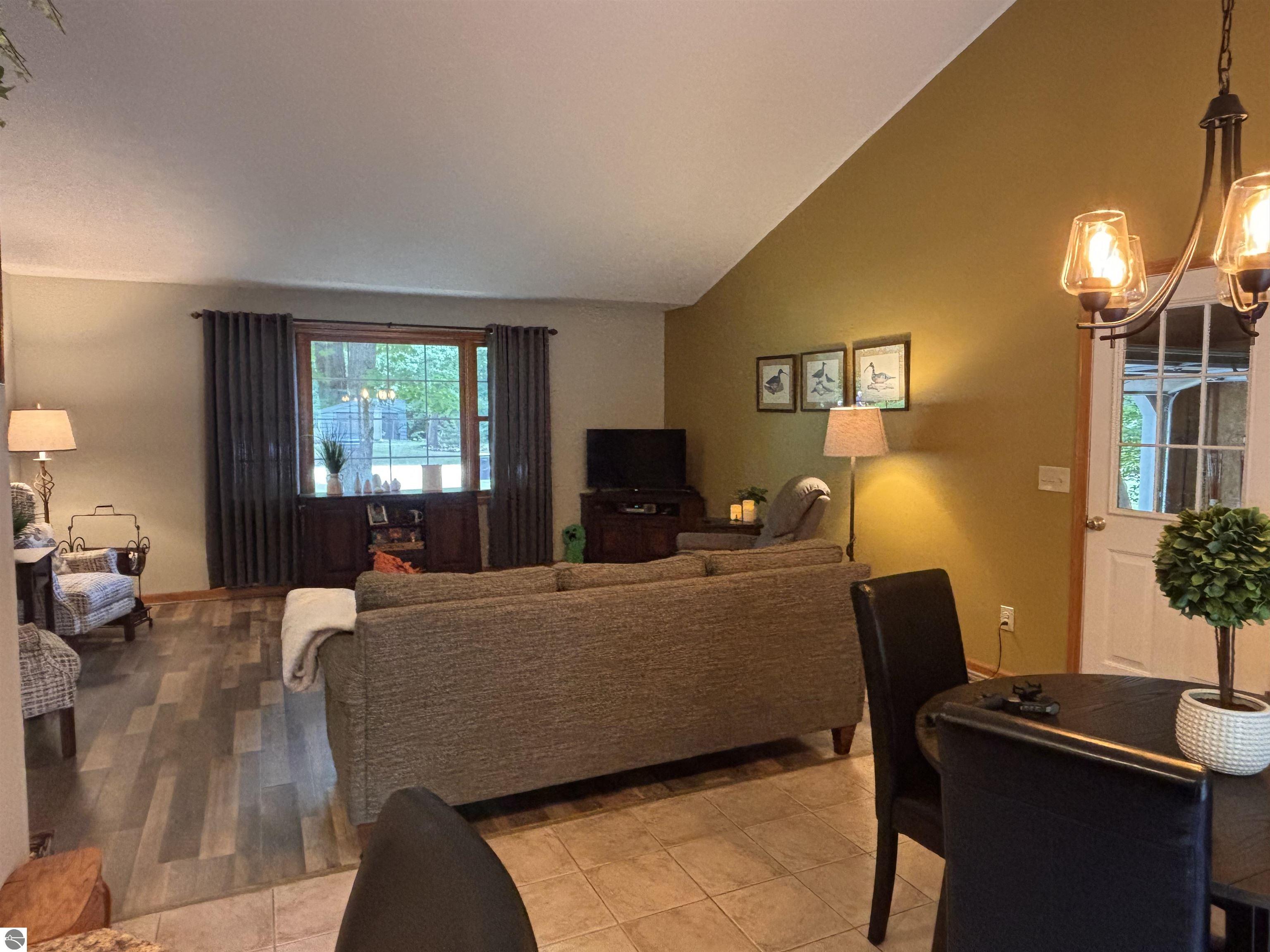 8450 Bent Pine Drive