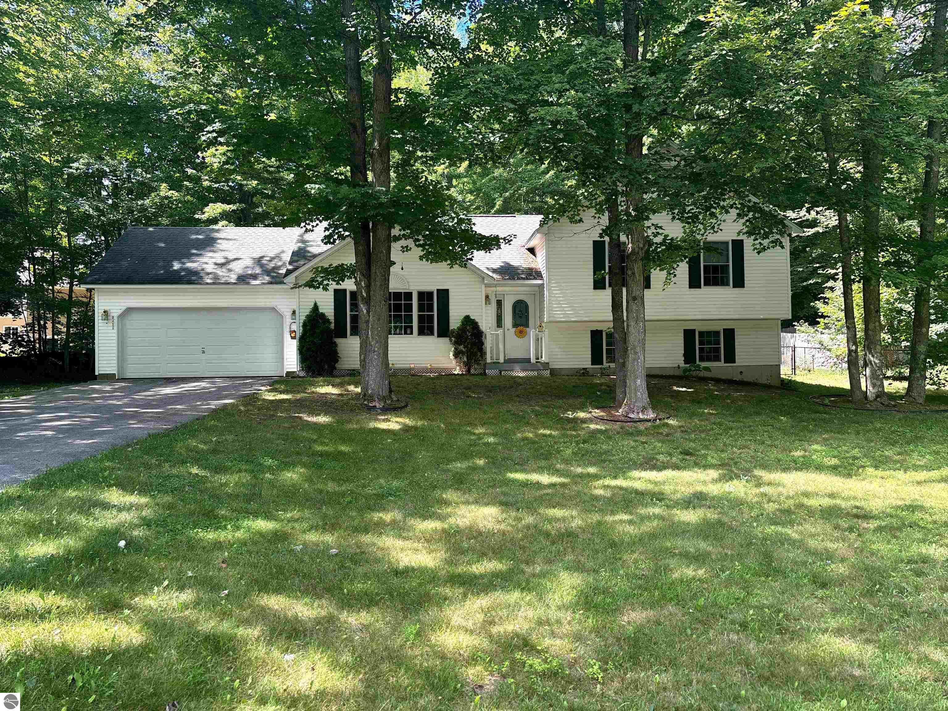 8450 Bent Pine Drive