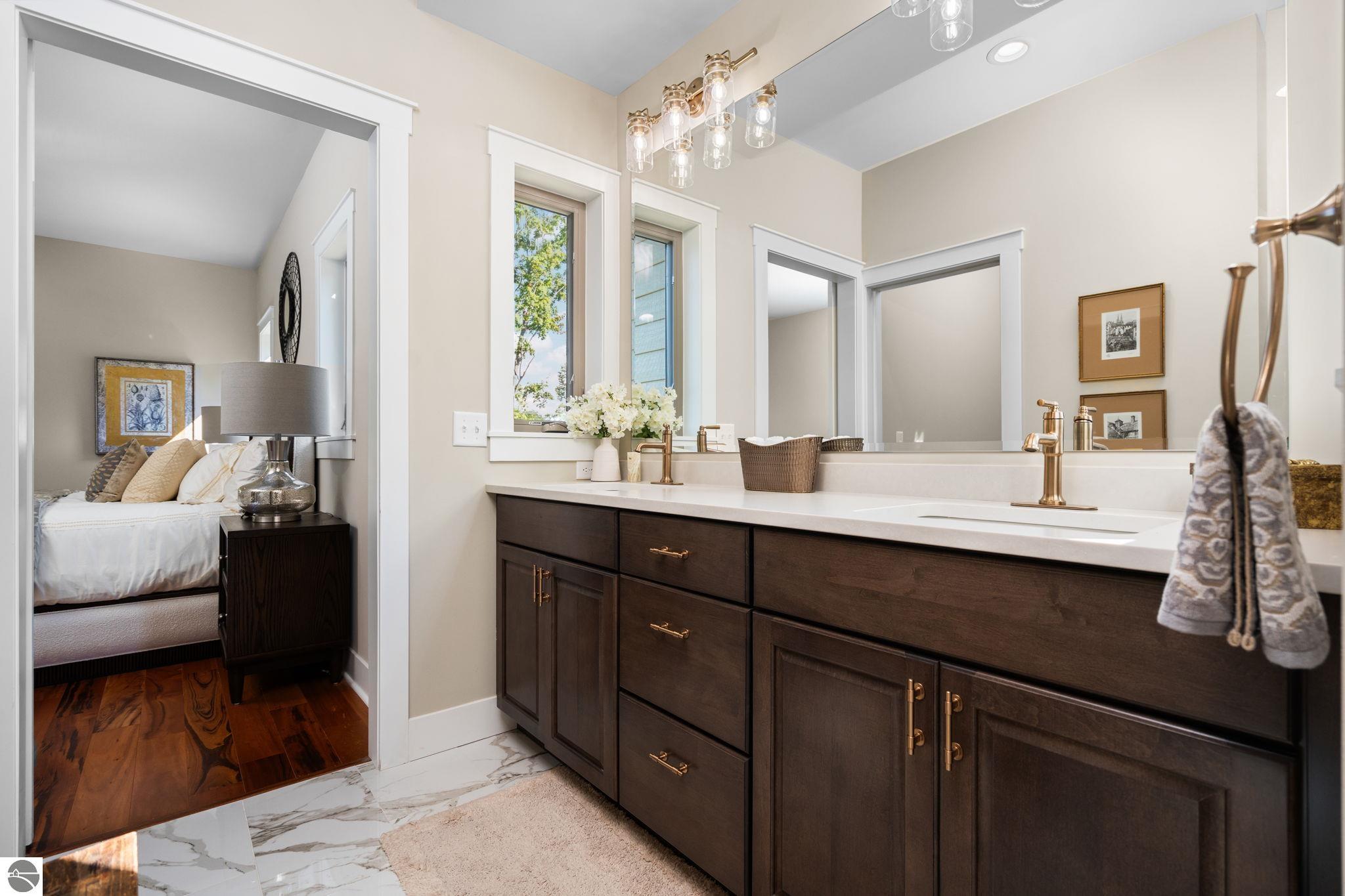 762 N Waypoint Circle