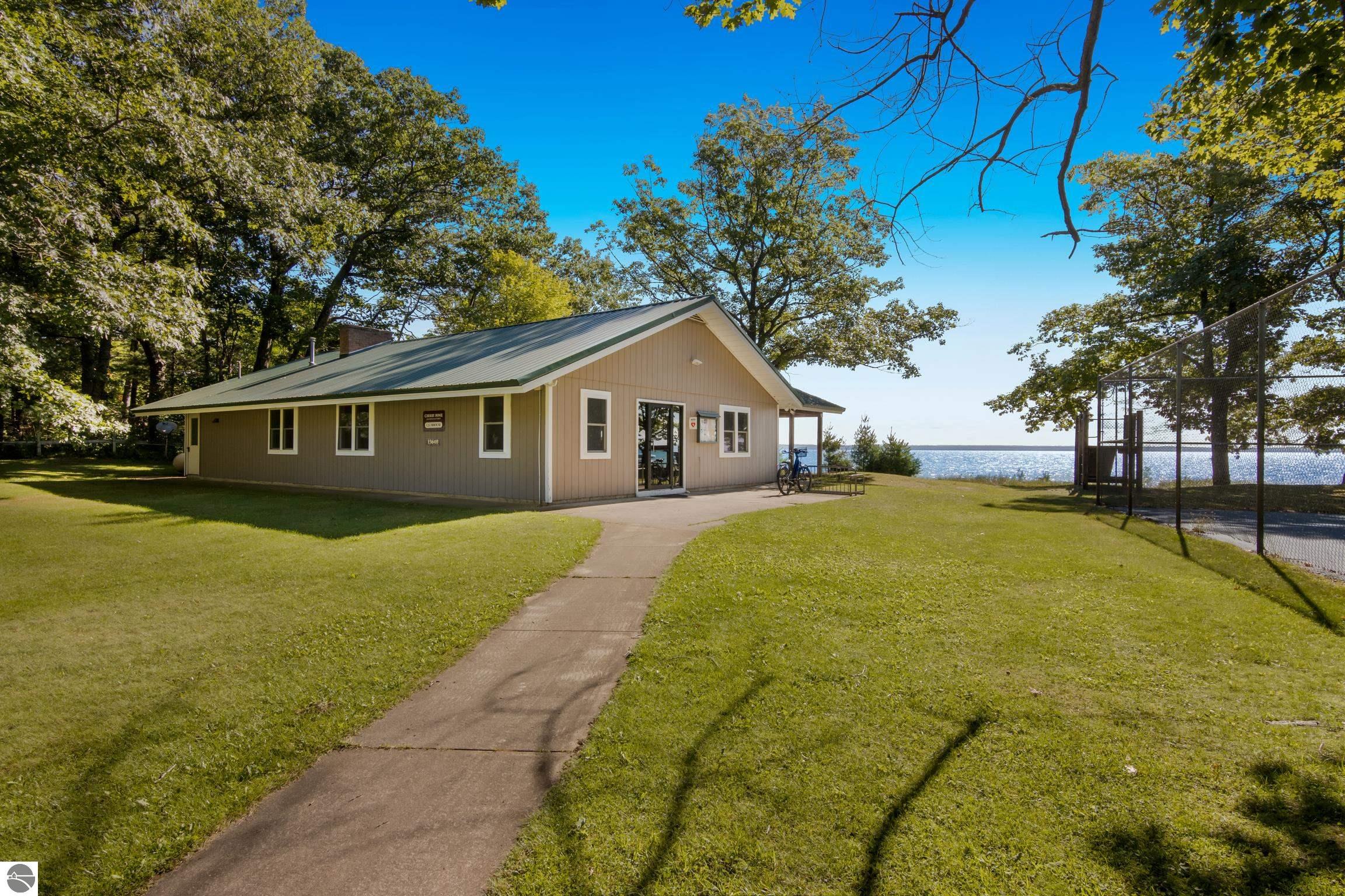 13613 Forest Beach Shores