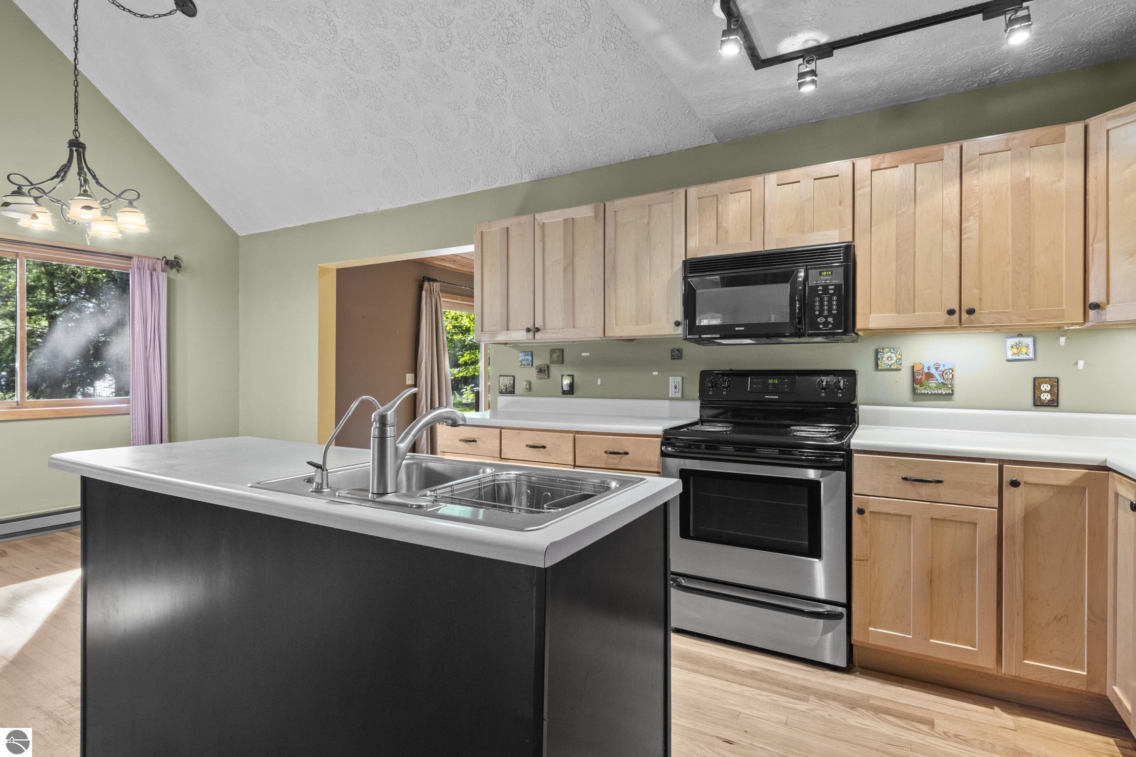 13613 Forest Beach Shores