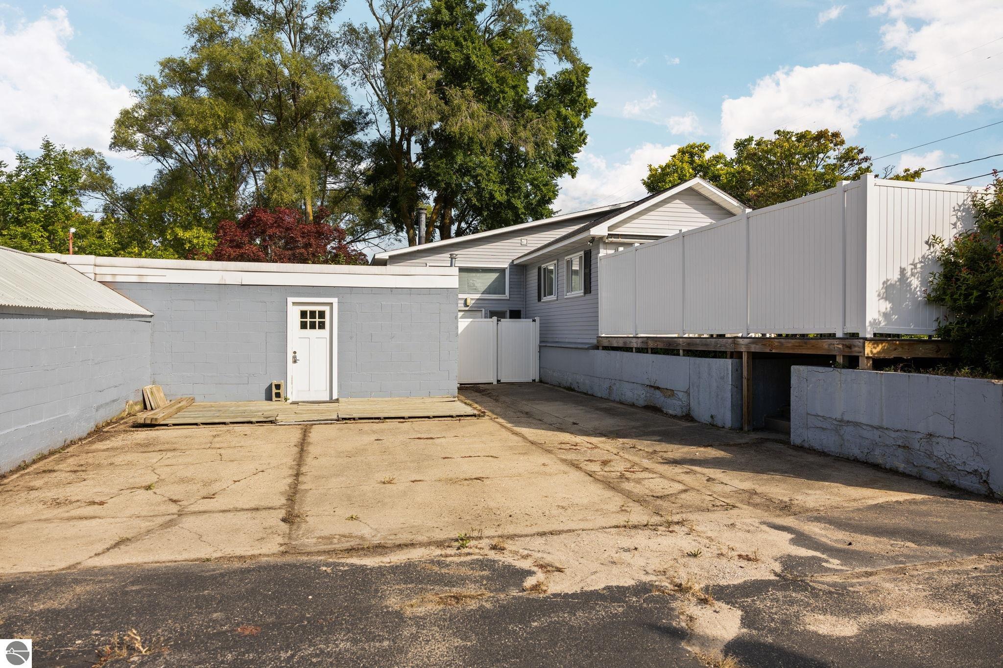 12086 S West Bay Shore Drive