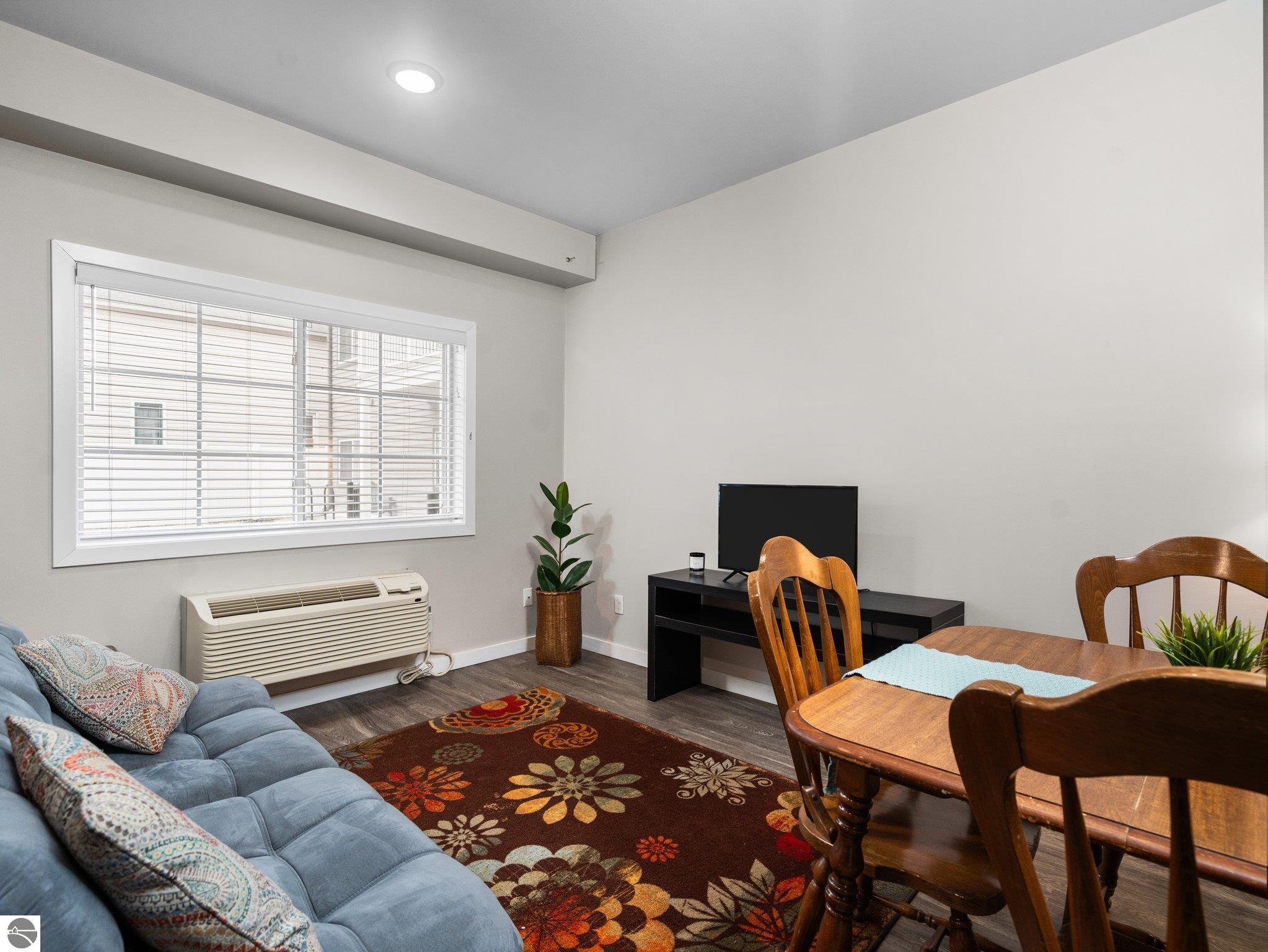 619 E Eighth Street # 4