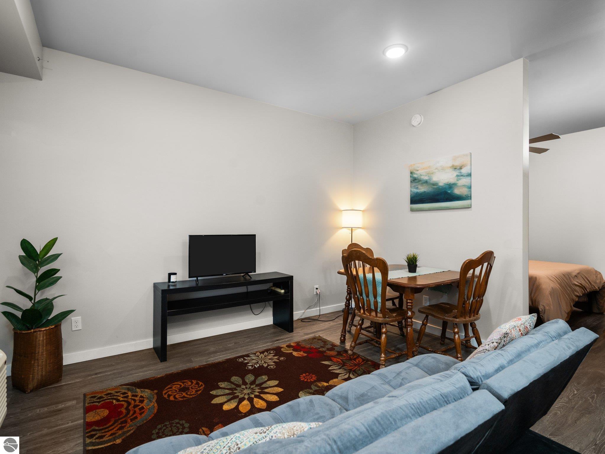 619 E Eighth Street # 4