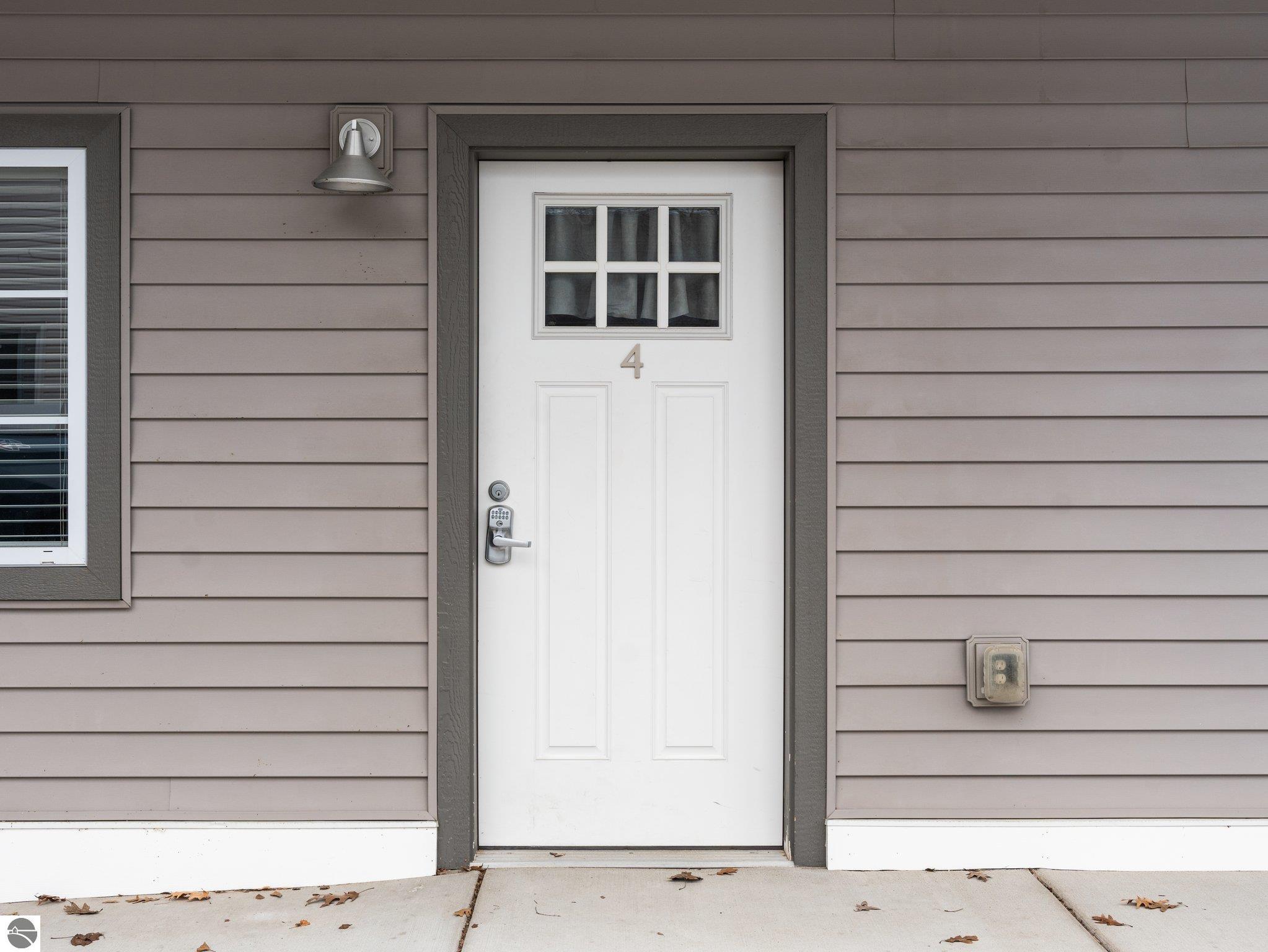 619 E Eighth Street # 4