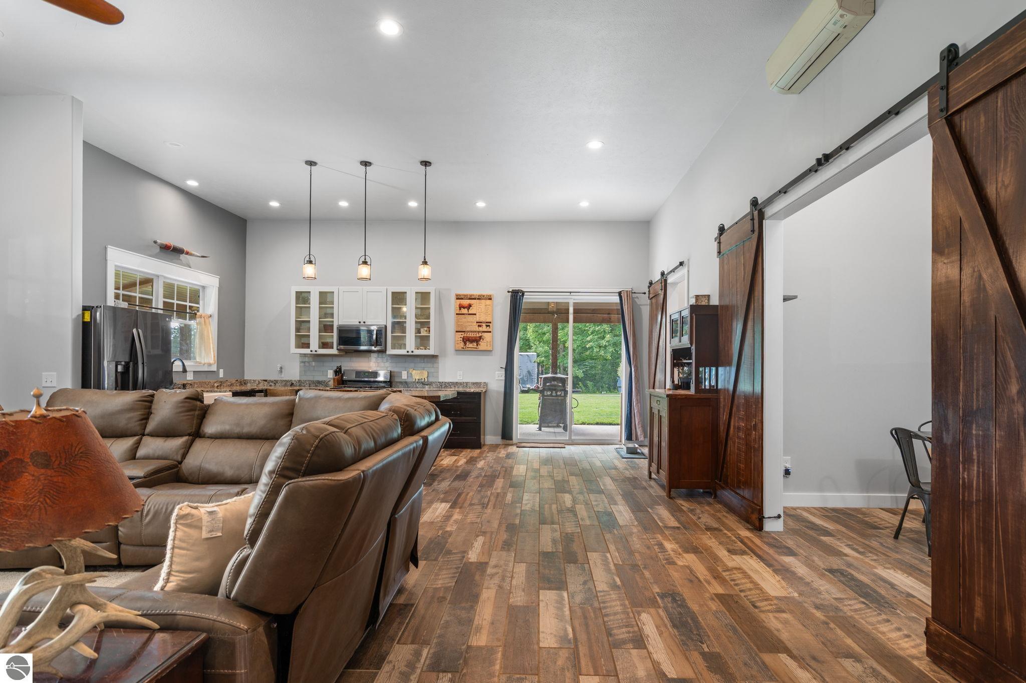 6948 SW Creighton Road
