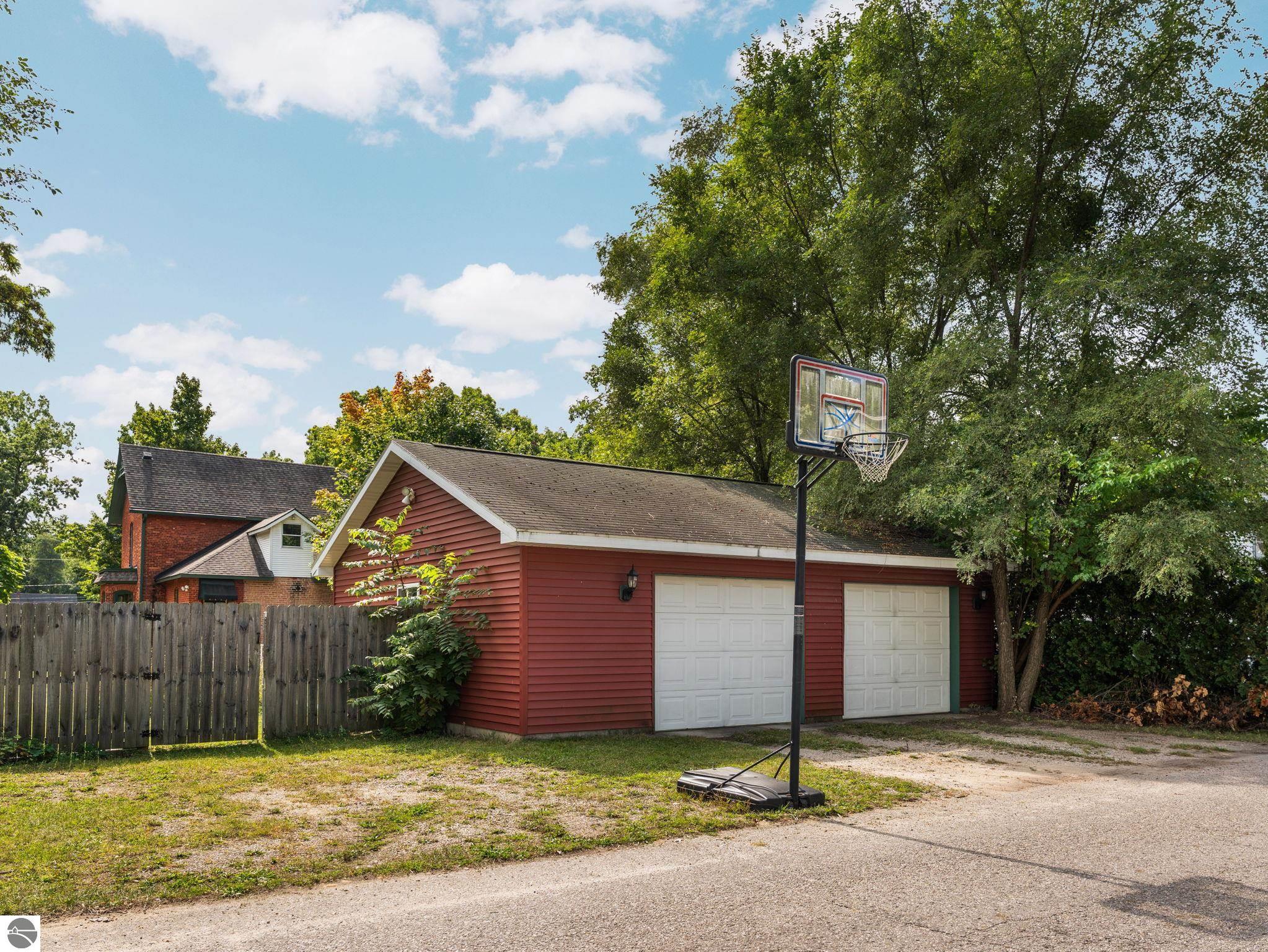 318 W Fifteenth Street