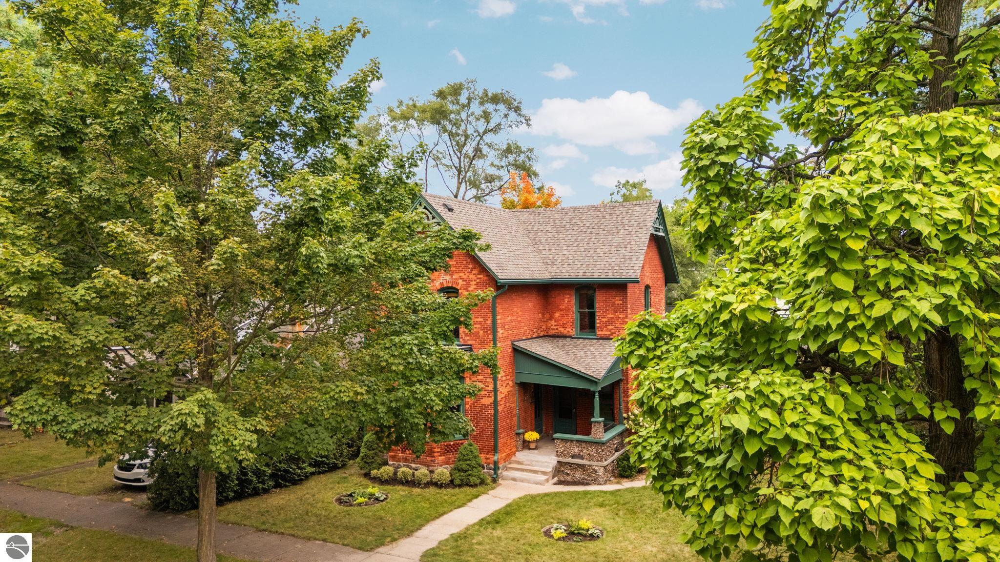 318 W Fifteenth Street
