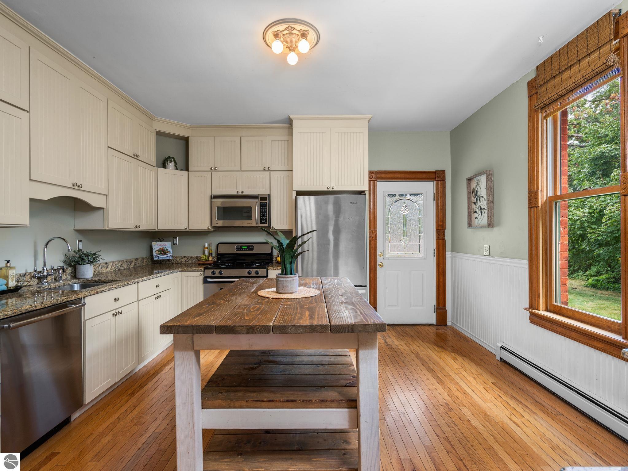 318 W Fifteenth Street