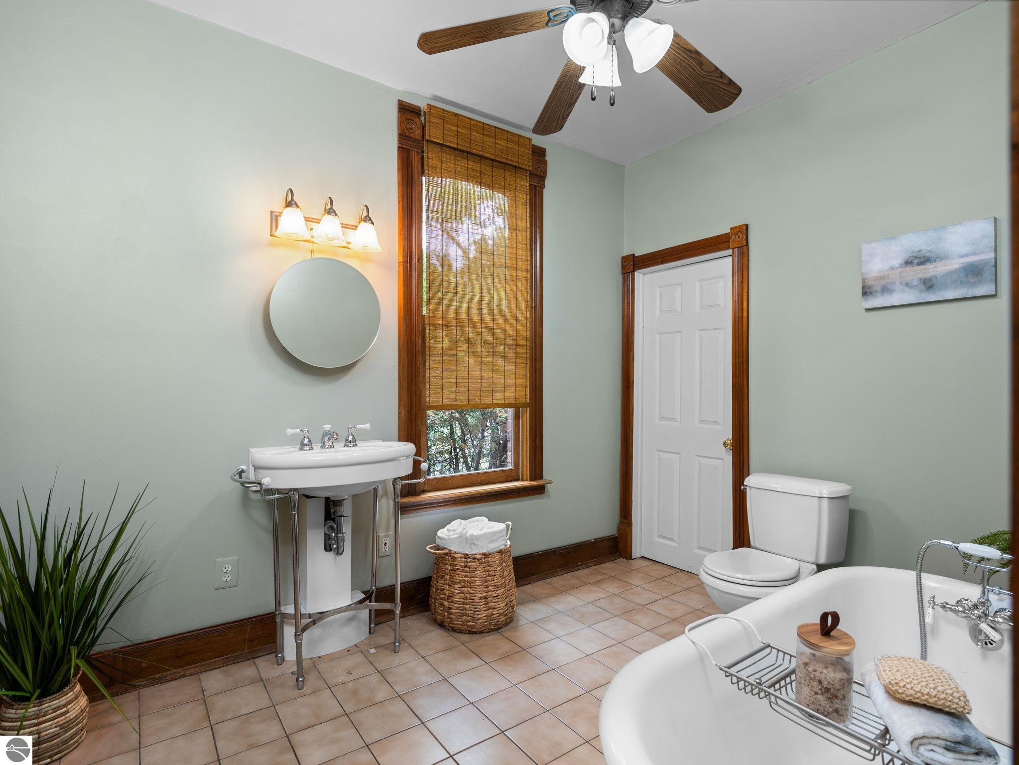 318 W Fifteenth Street