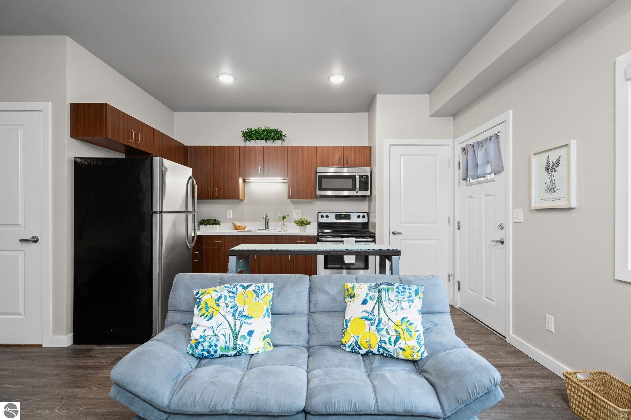 619 E Eighth Street # 13