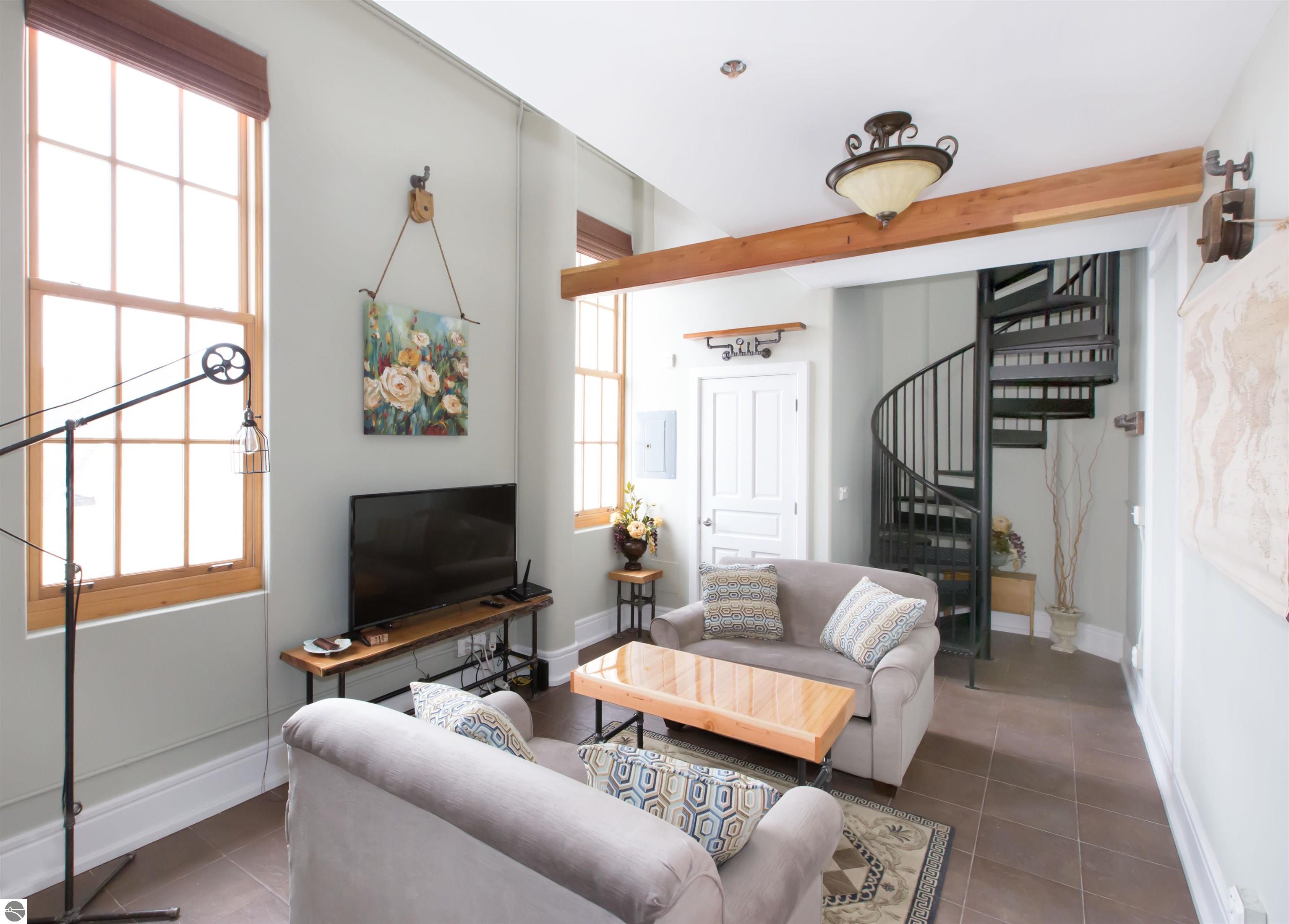 800 Cottageview Drive # 313