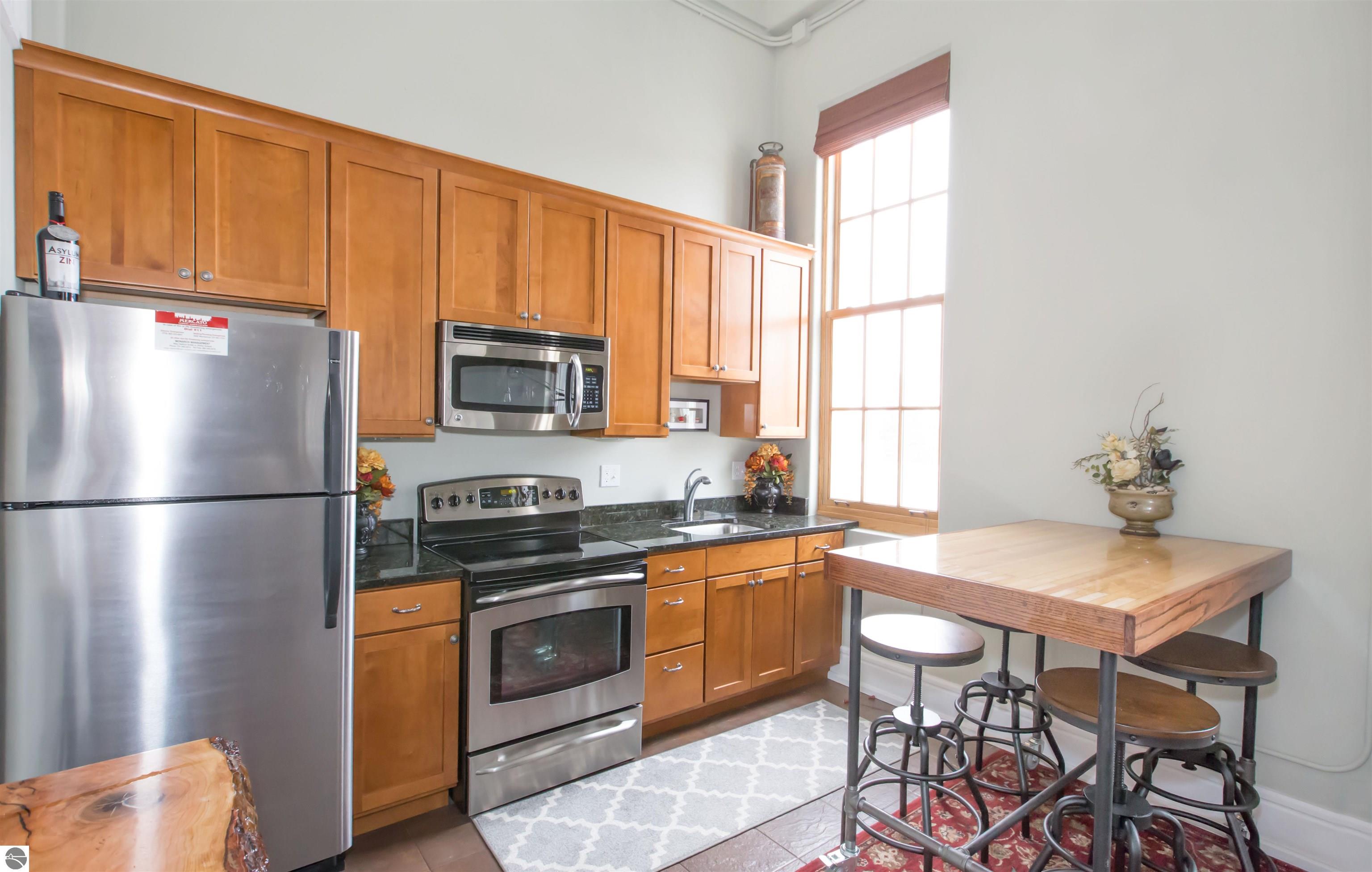 800 Cottageview Drive # 313