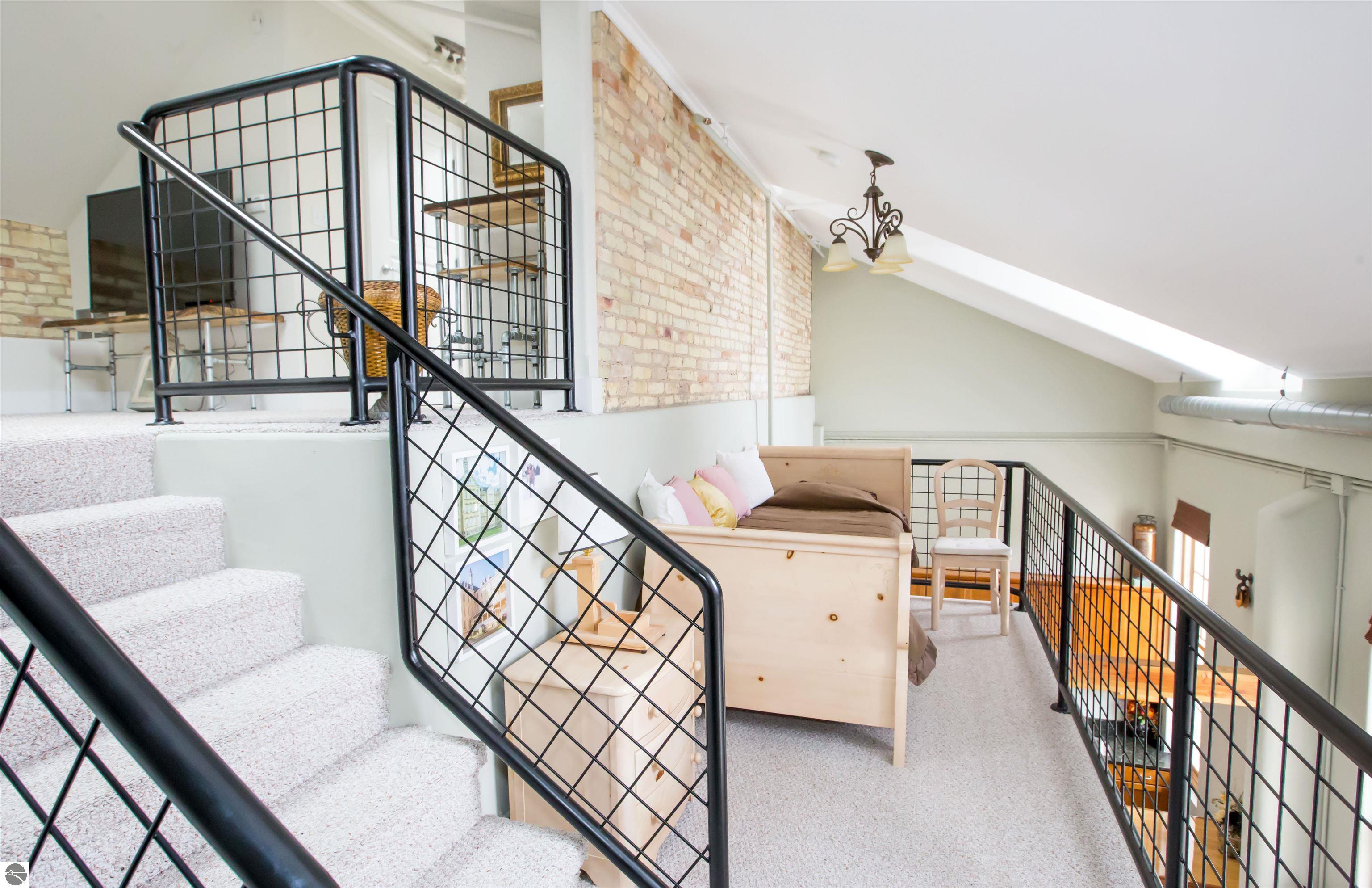 800 Cottageview Drive # 313