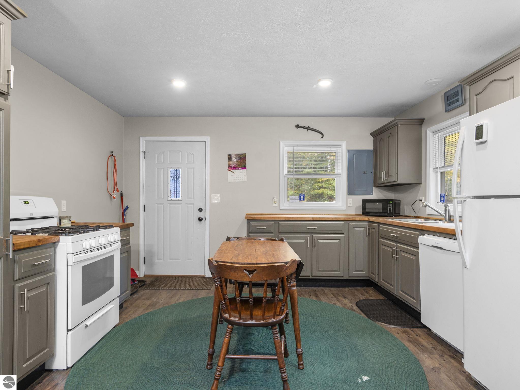 2190 34 Road