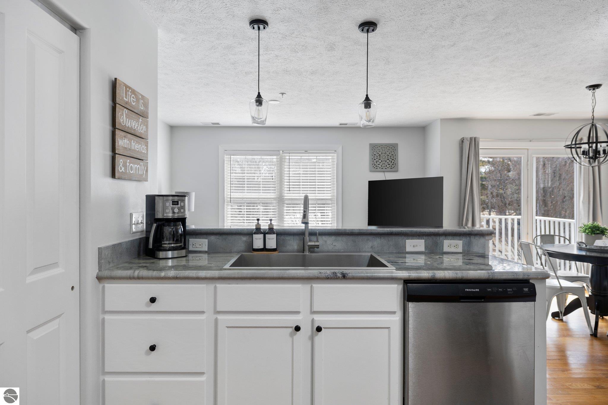 715 E State Street # 28