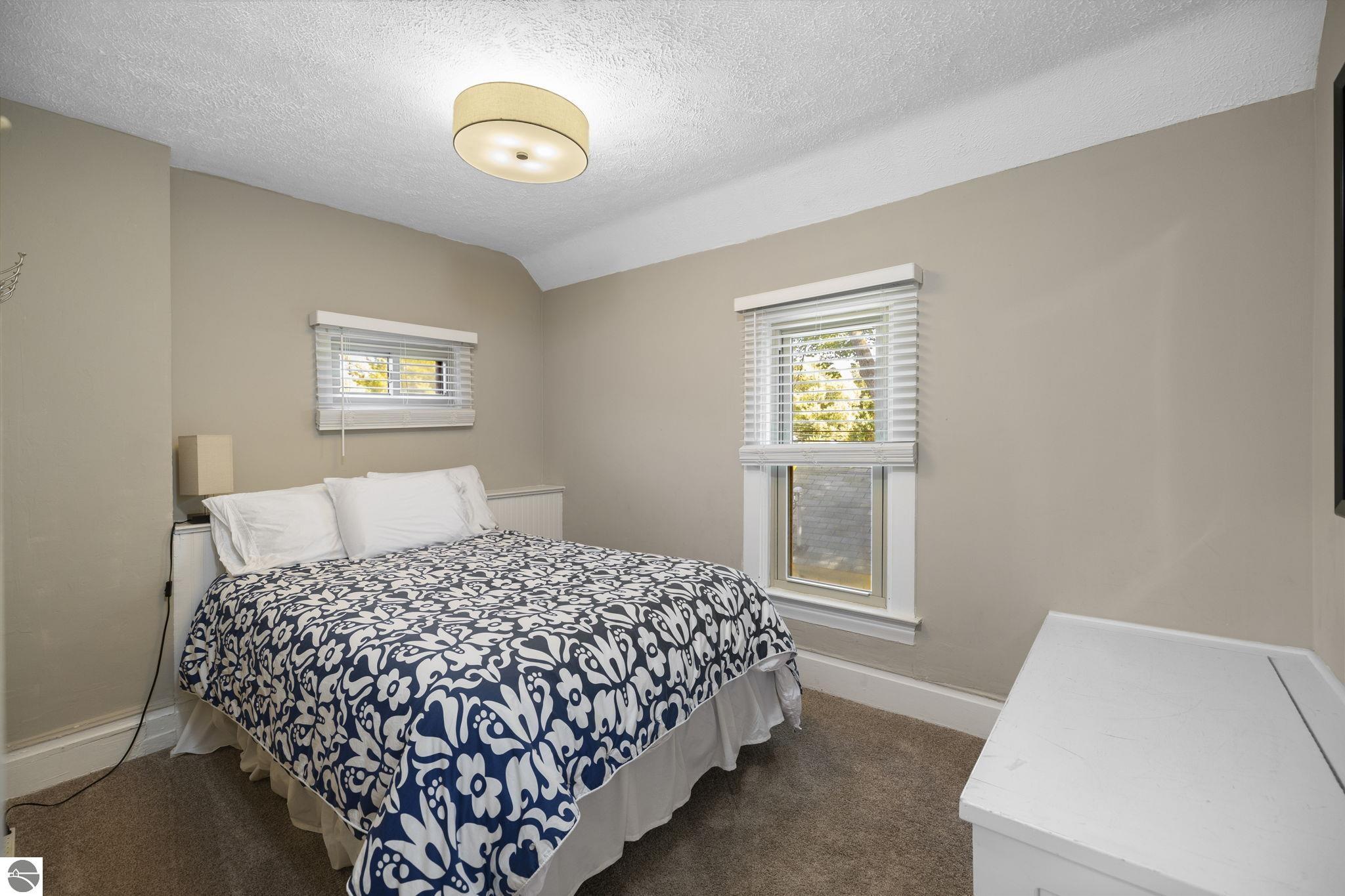 637,639,641 E Eighth Street, Traverse City