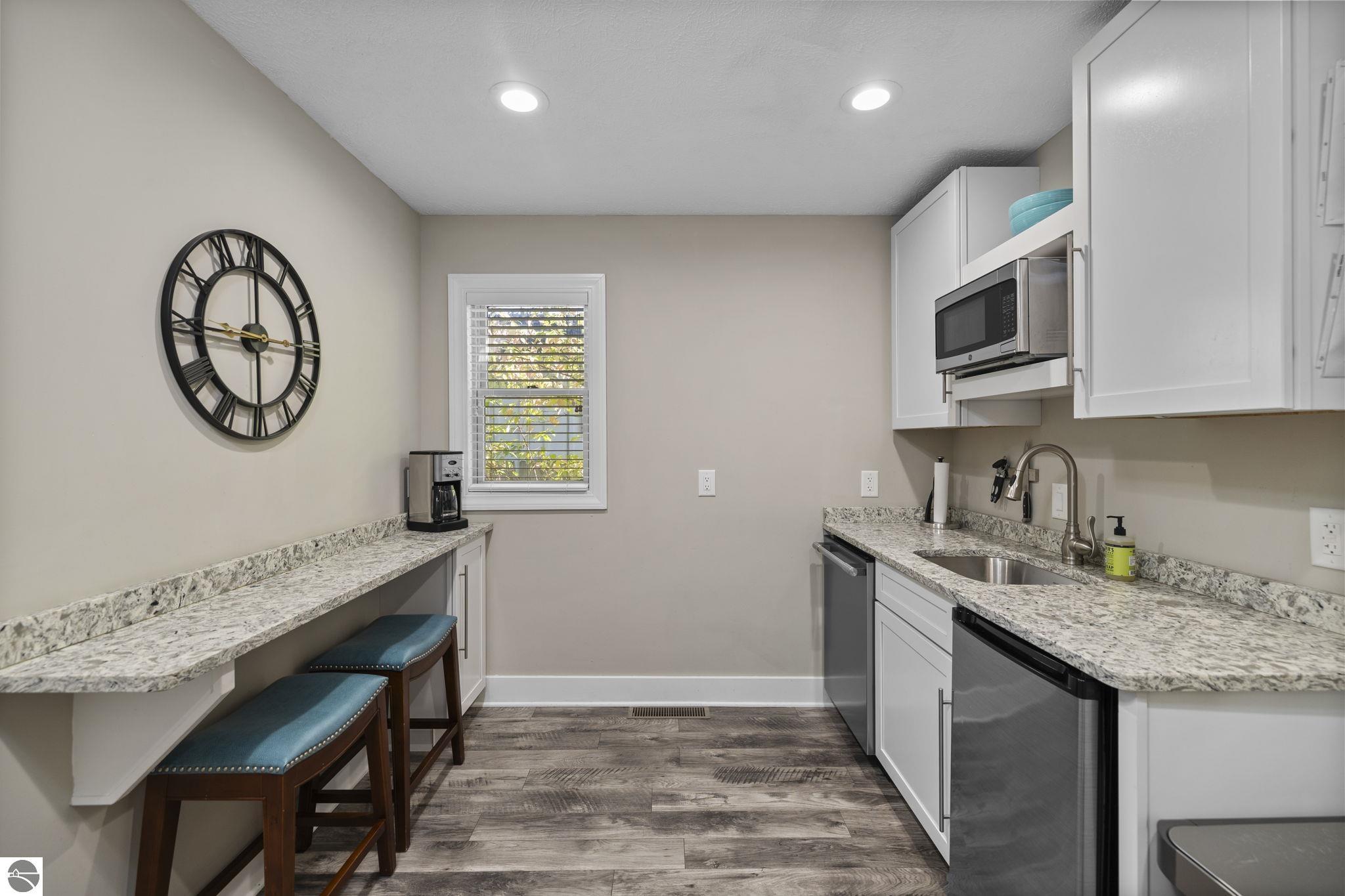 637,639,641 E Eighth Street, Traverse City